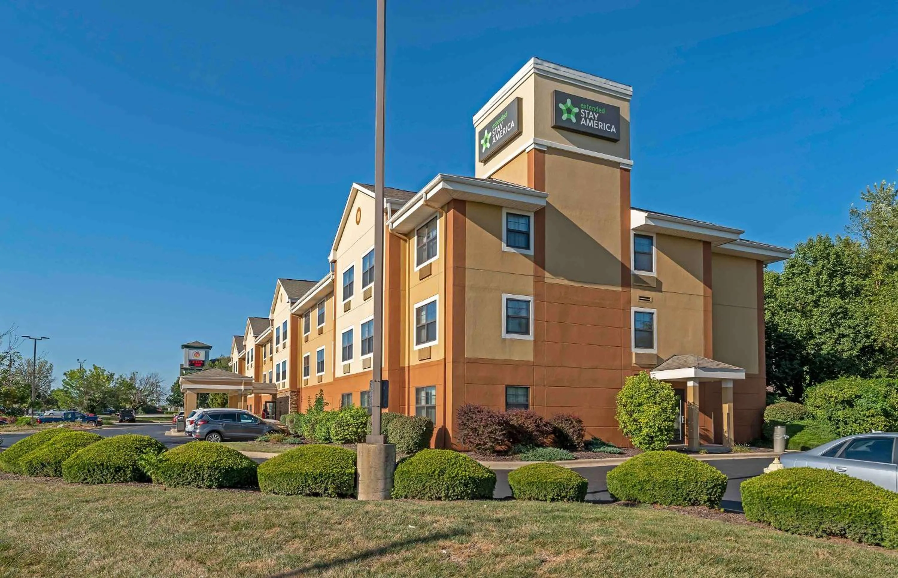 Property building in Extended Stay America Select Suites - St Louis - O' Fallon, IL