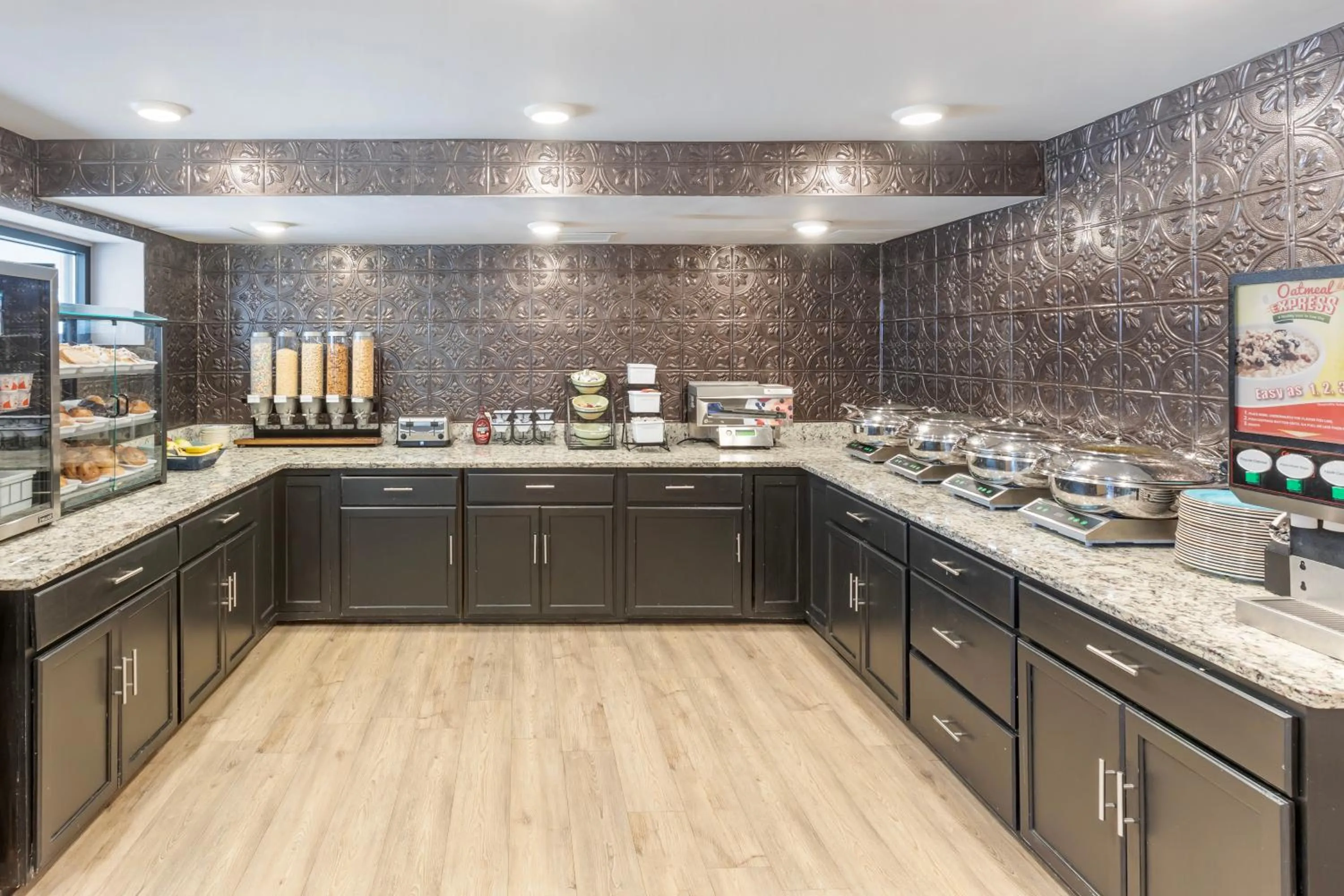 Breakfast in Best Western Plus Milwaukee West