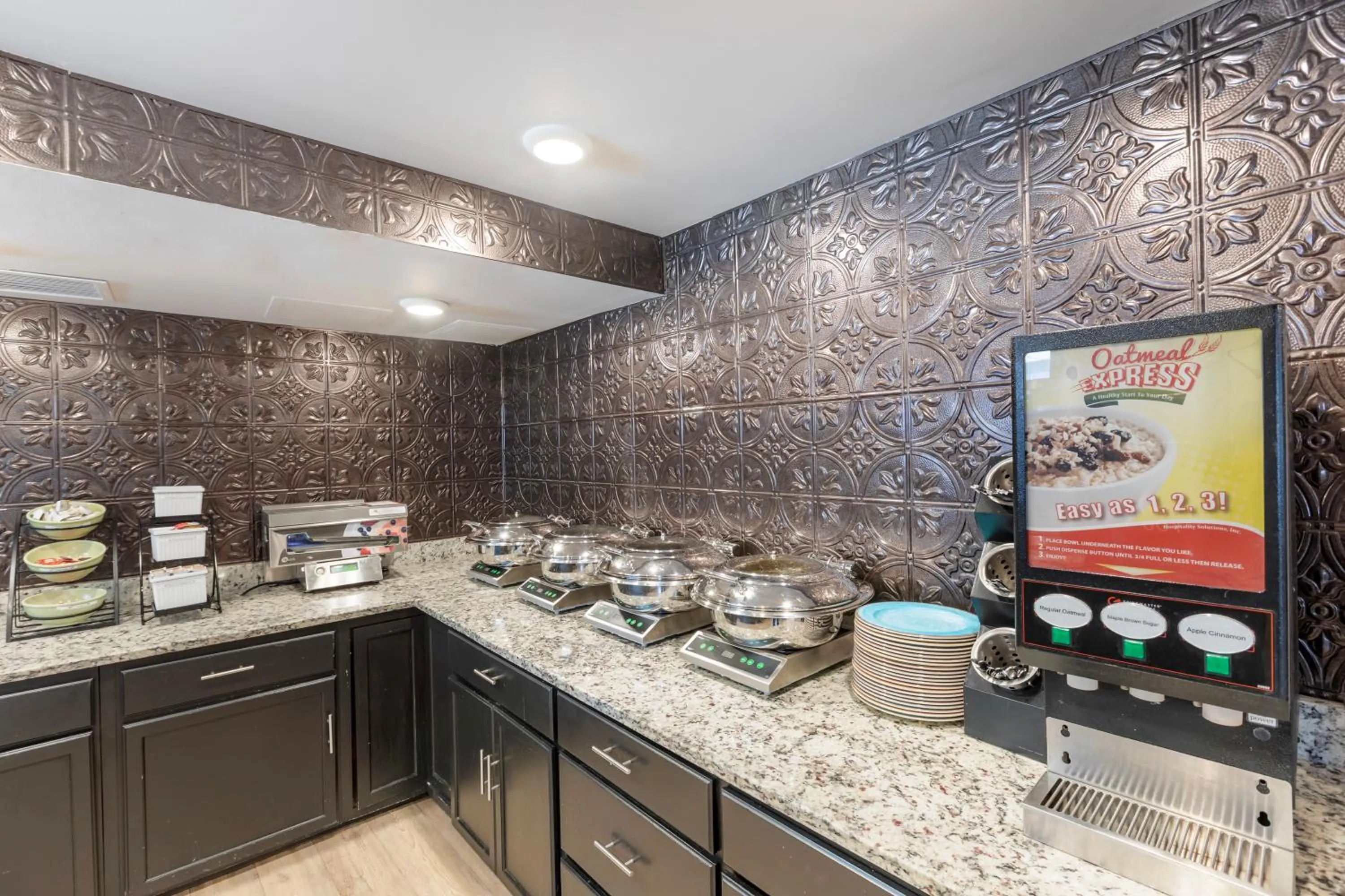 Breakfast in Best Western Plus Milwaukee West