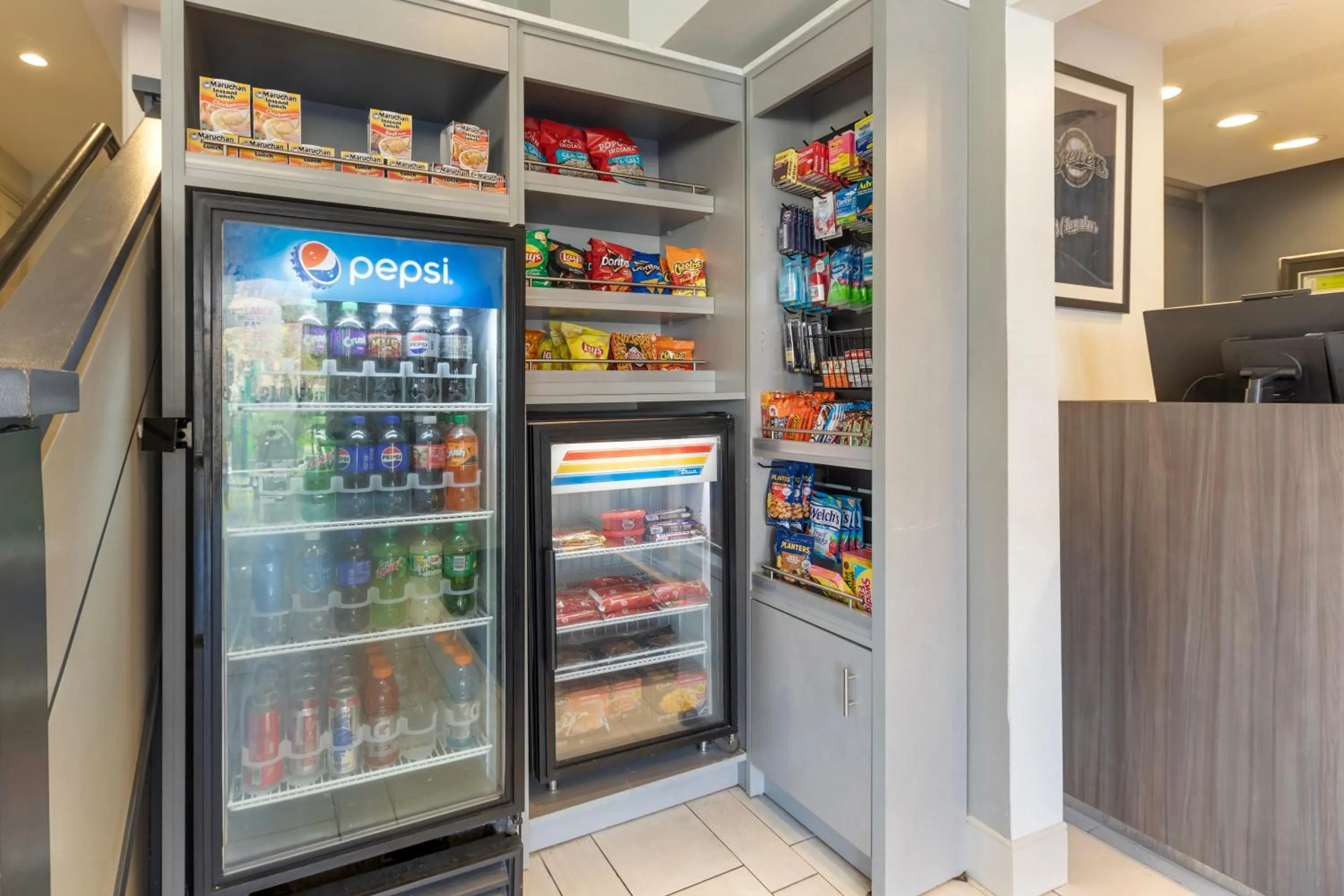 Restaurant/places to eat in Best Western Plus Milwaukee West