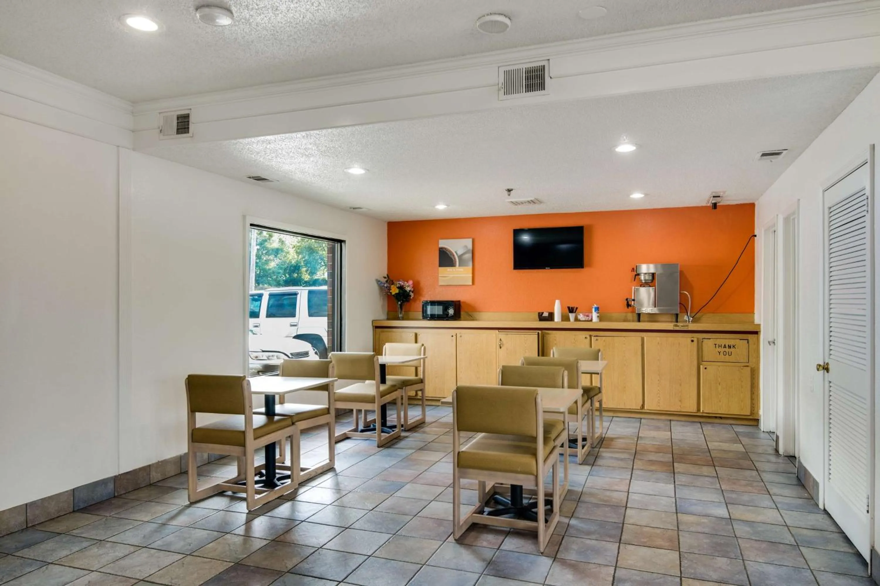 Lobby or reception in Motel 6-Waukegan, IL