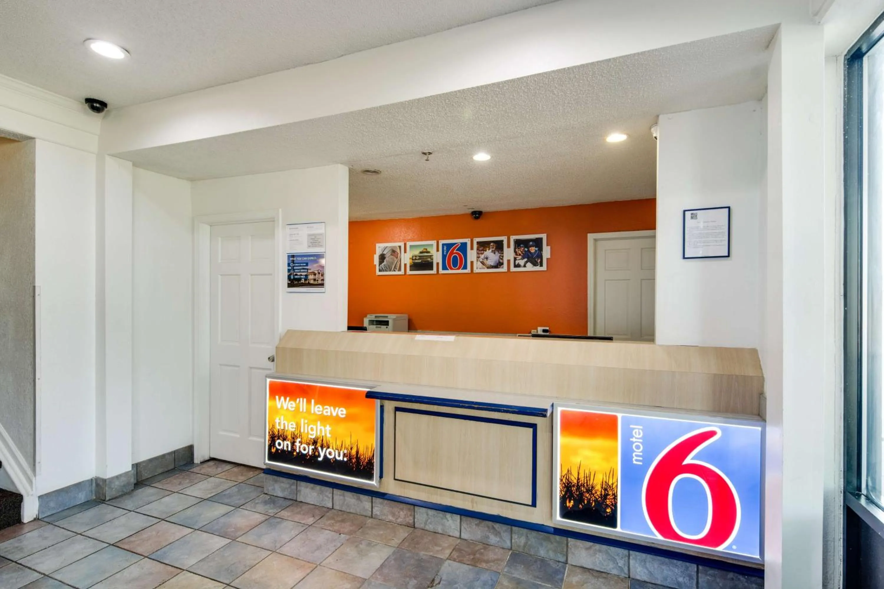 Lobby or reception in Motel 6-Waukegan, IL