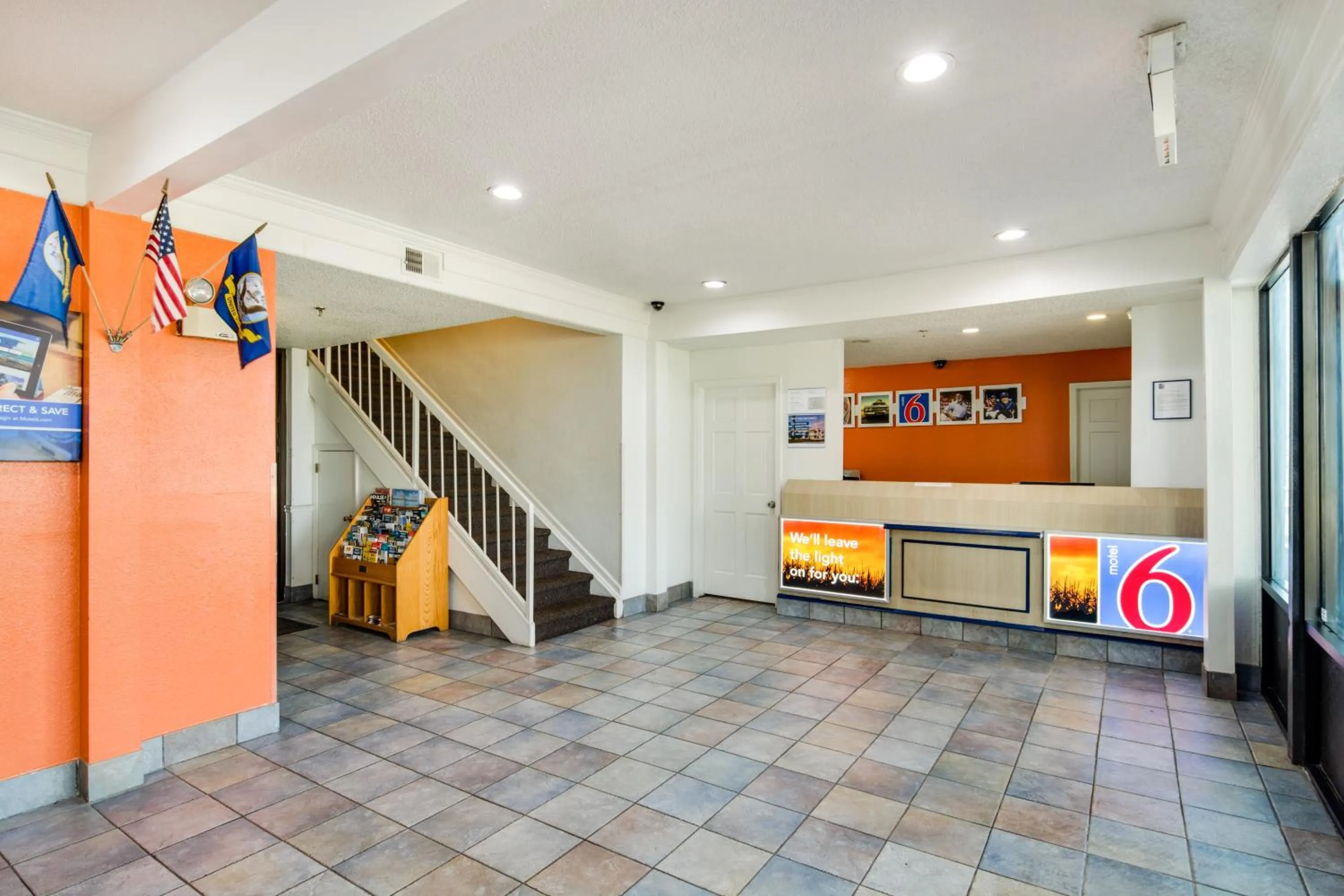 Lobby or reception in Motel 6-Waukegan, IL