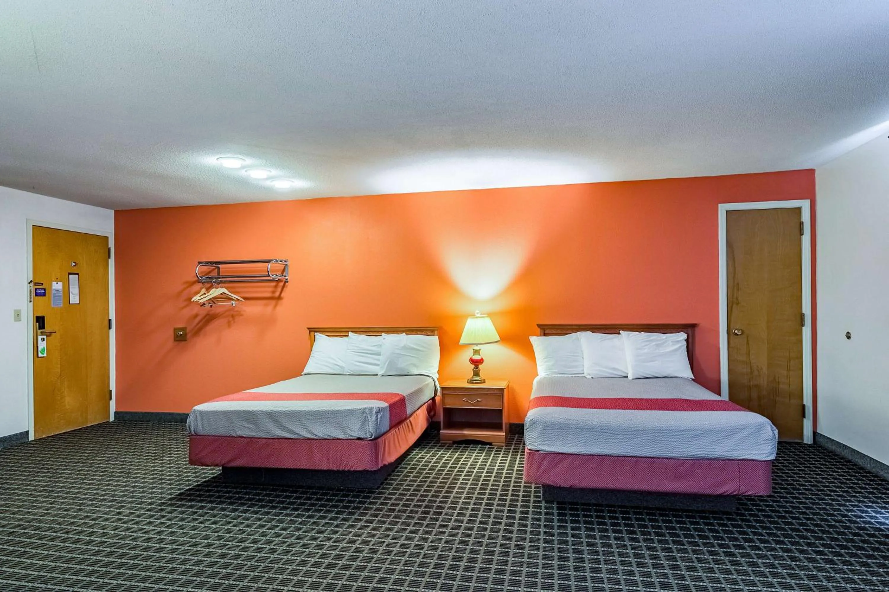 Bedroom, Bed in Motel 6-Grand Rapids, MI - Northeast