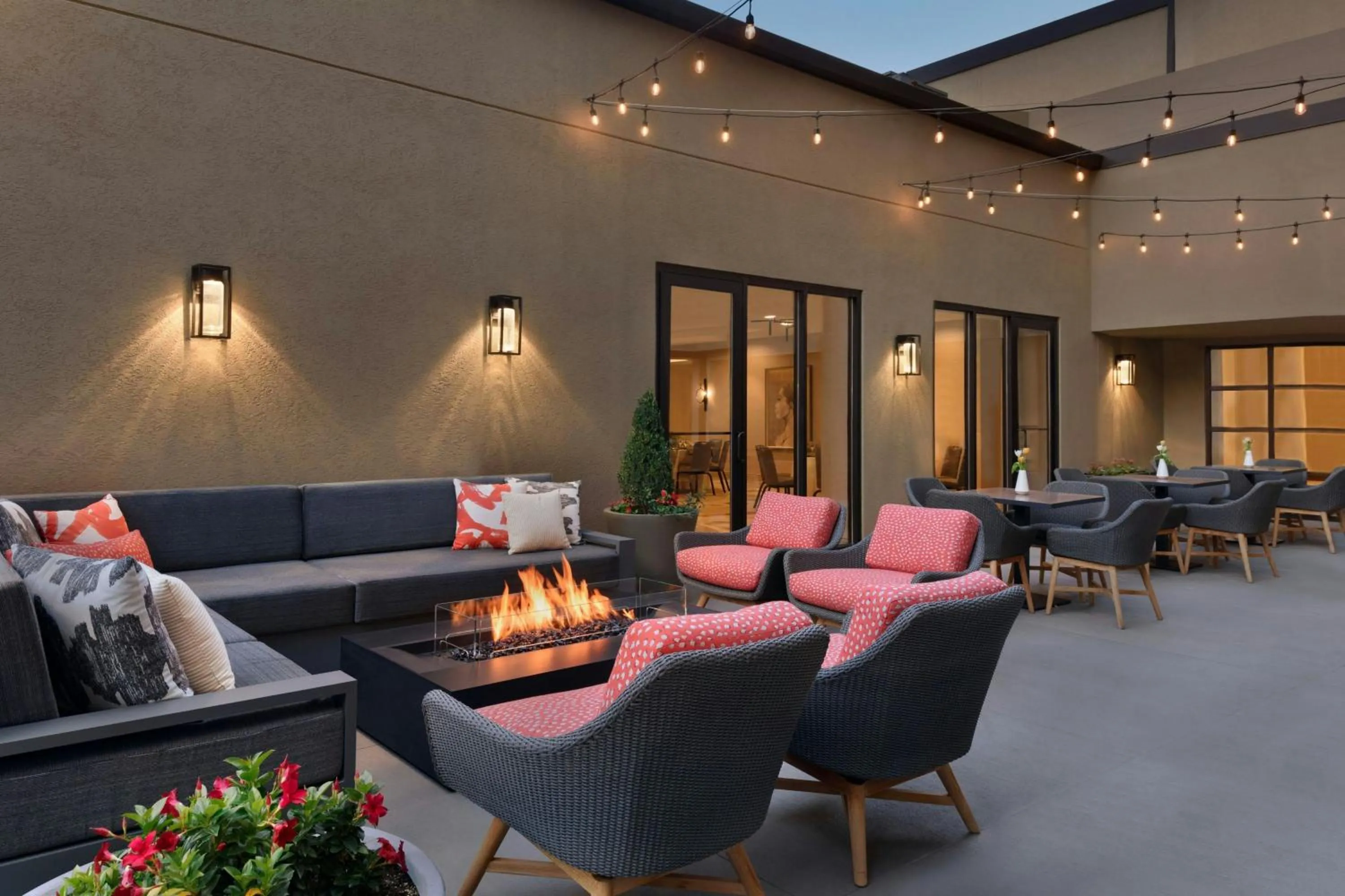 Lounge or bar in Madison Marriott South