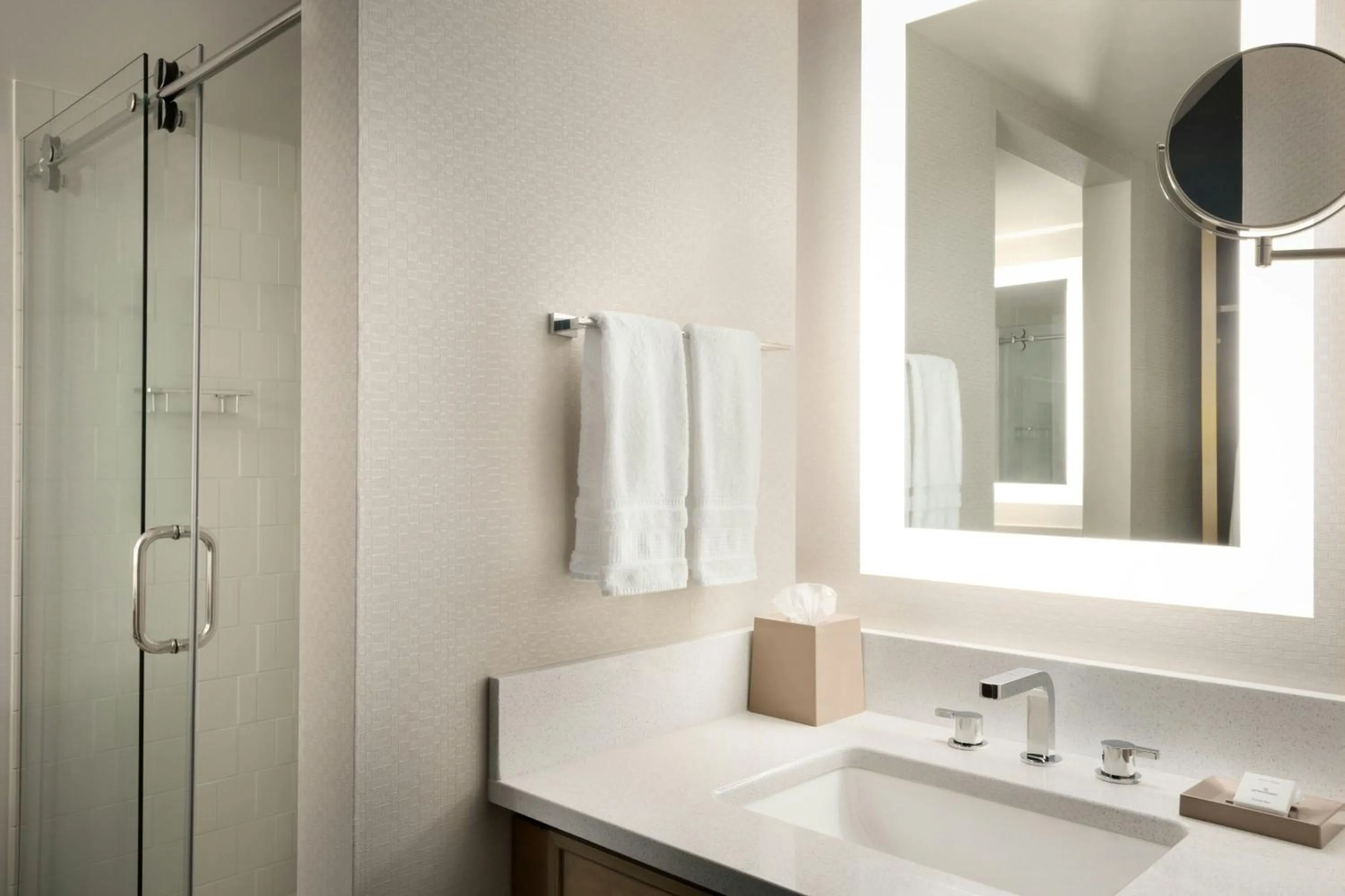 Bathroom in Madison Marriott South