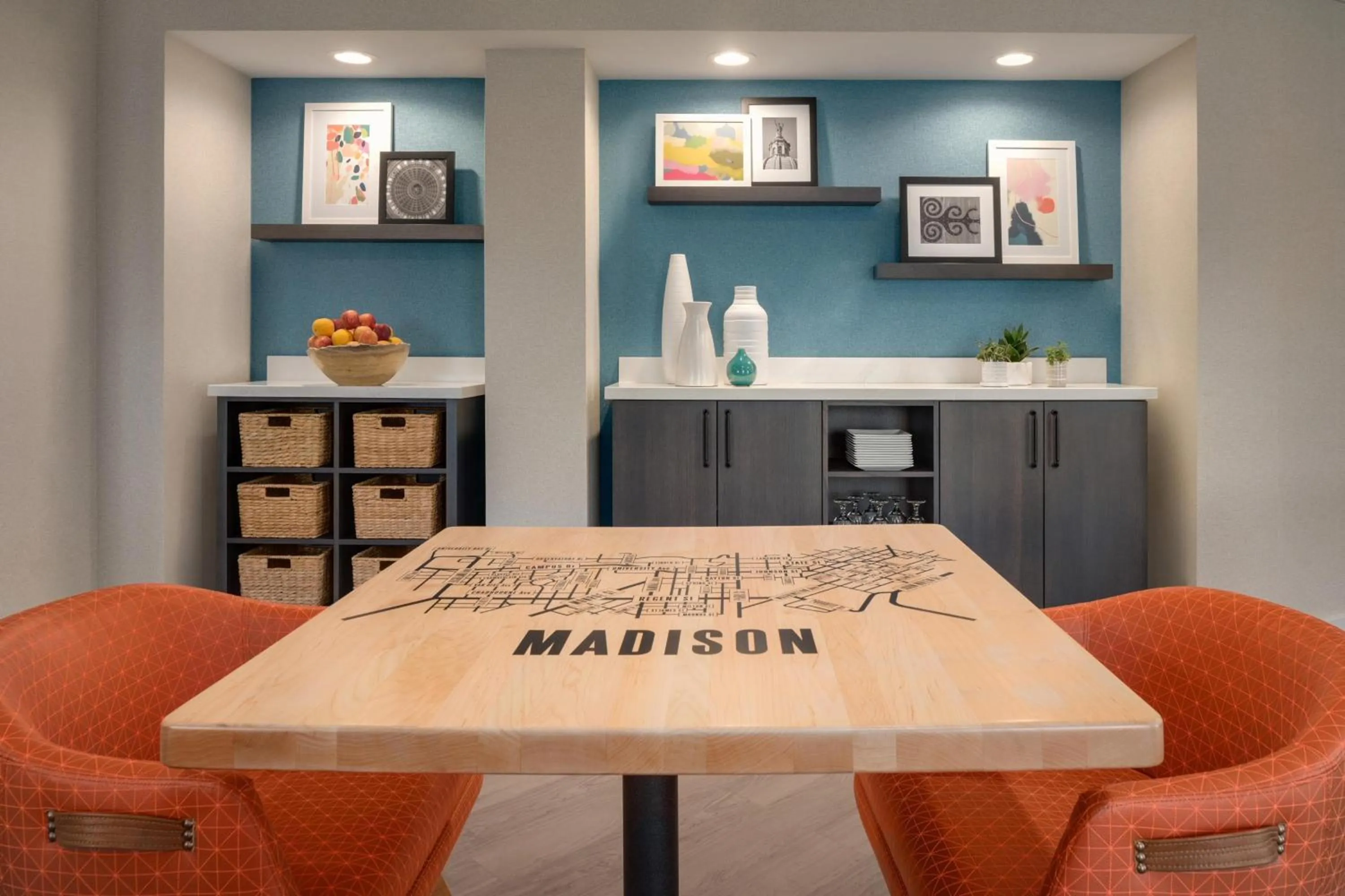 Restaurant/places to eat in Sheraton Madison Hotel