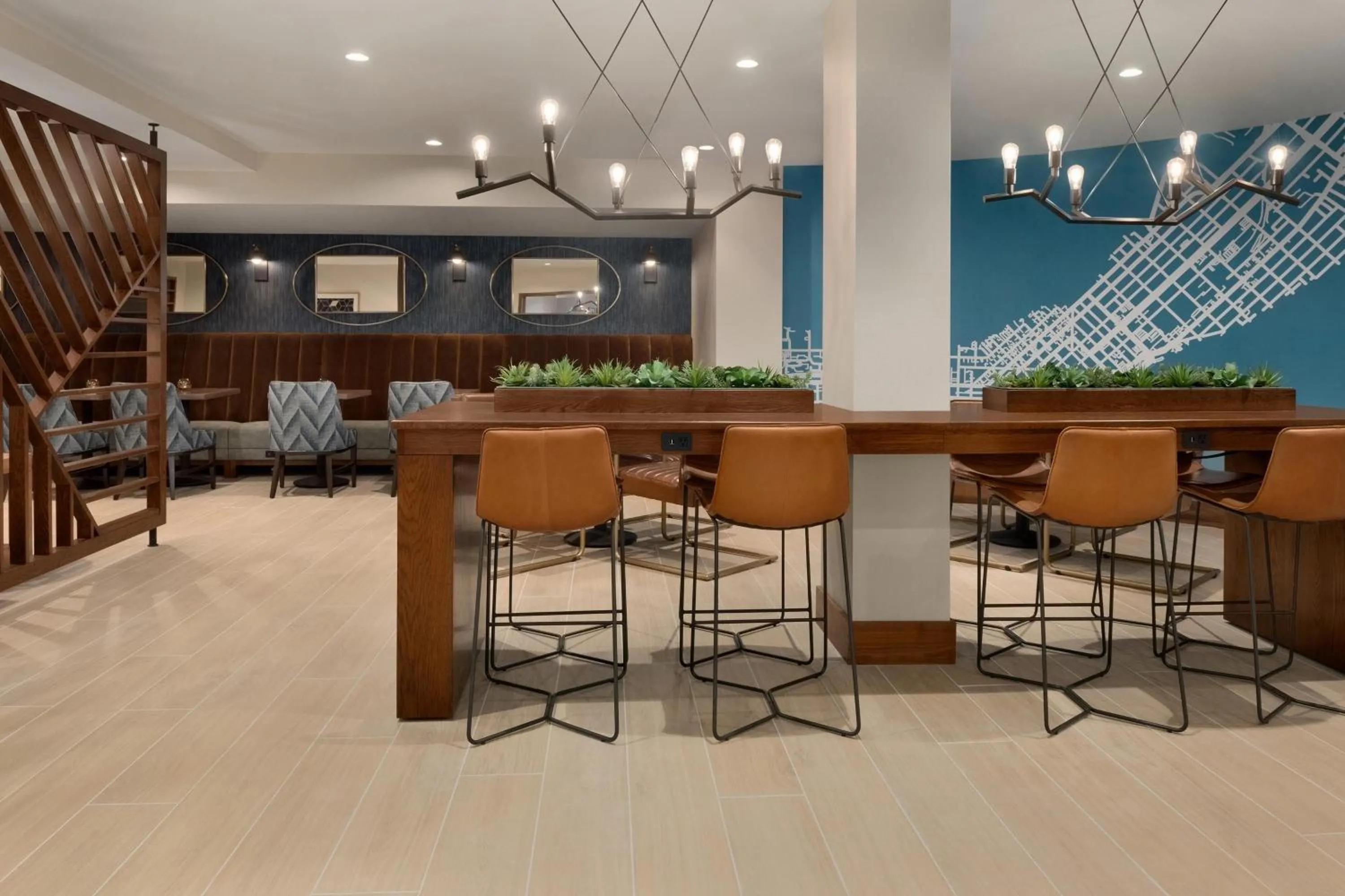 Lounge or bar in Sheraton Madison Hotel