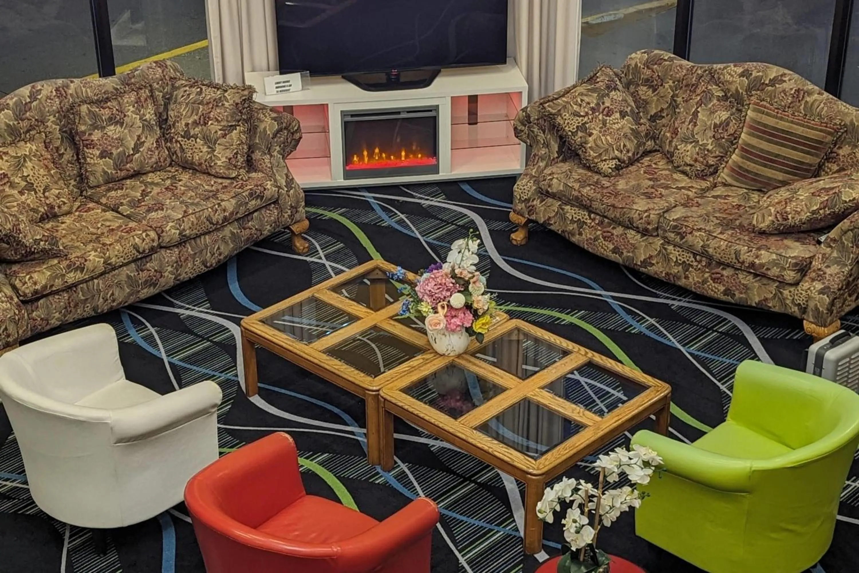 Lobby or reception in Super 8 by Wyndham Staunton