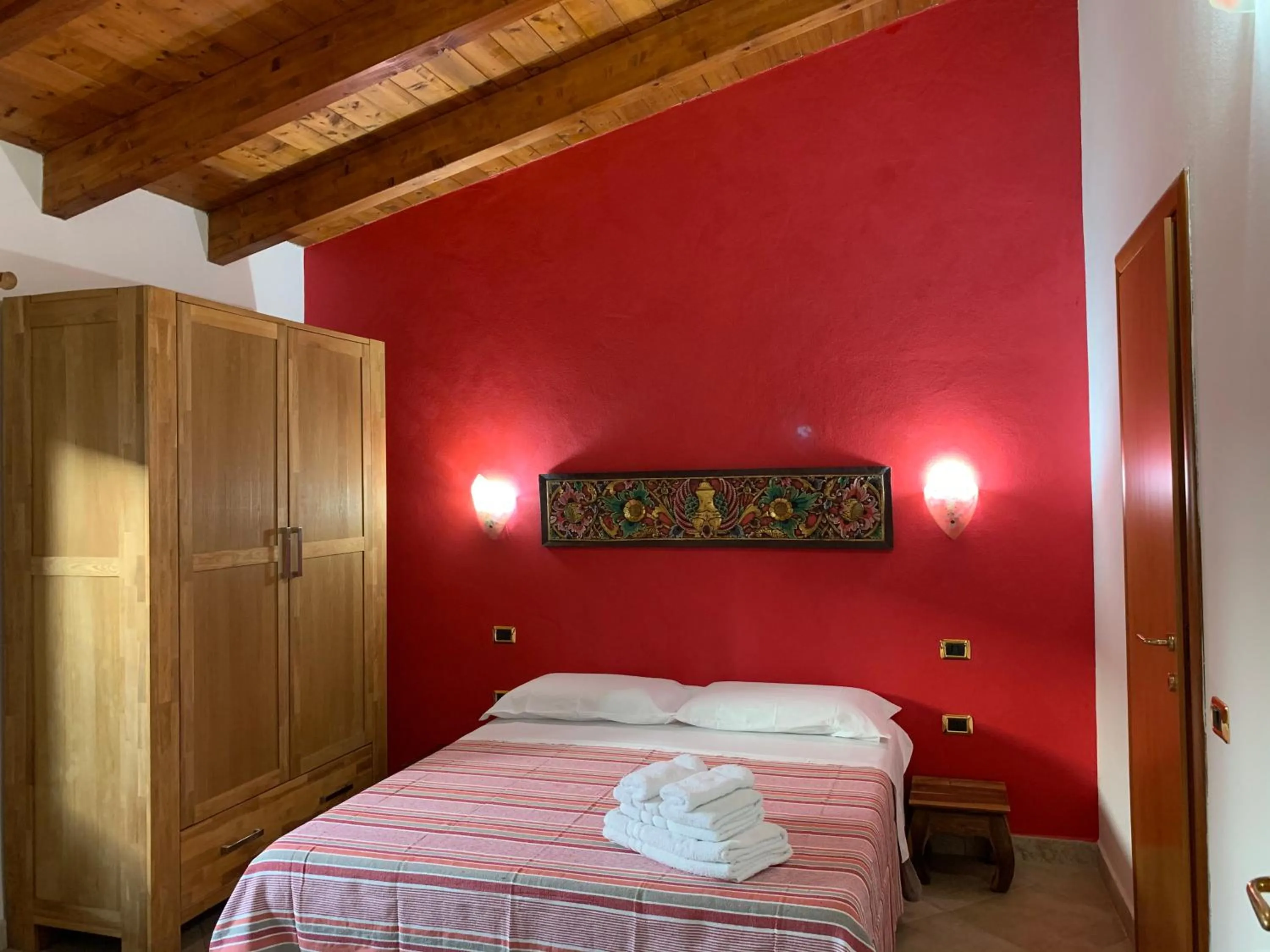 Bed in Selene Domus Collection