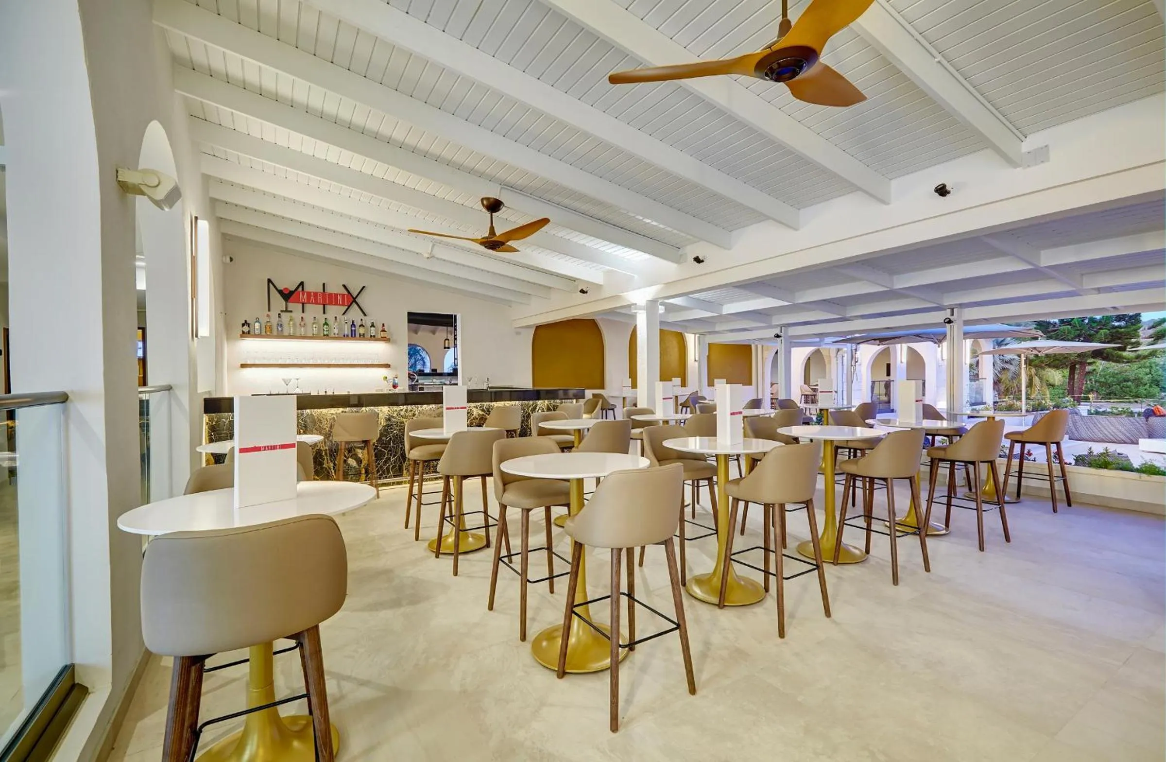 Lounge or bar in Royalton Grenada, An Autograph Collection All-Inclusive Resort