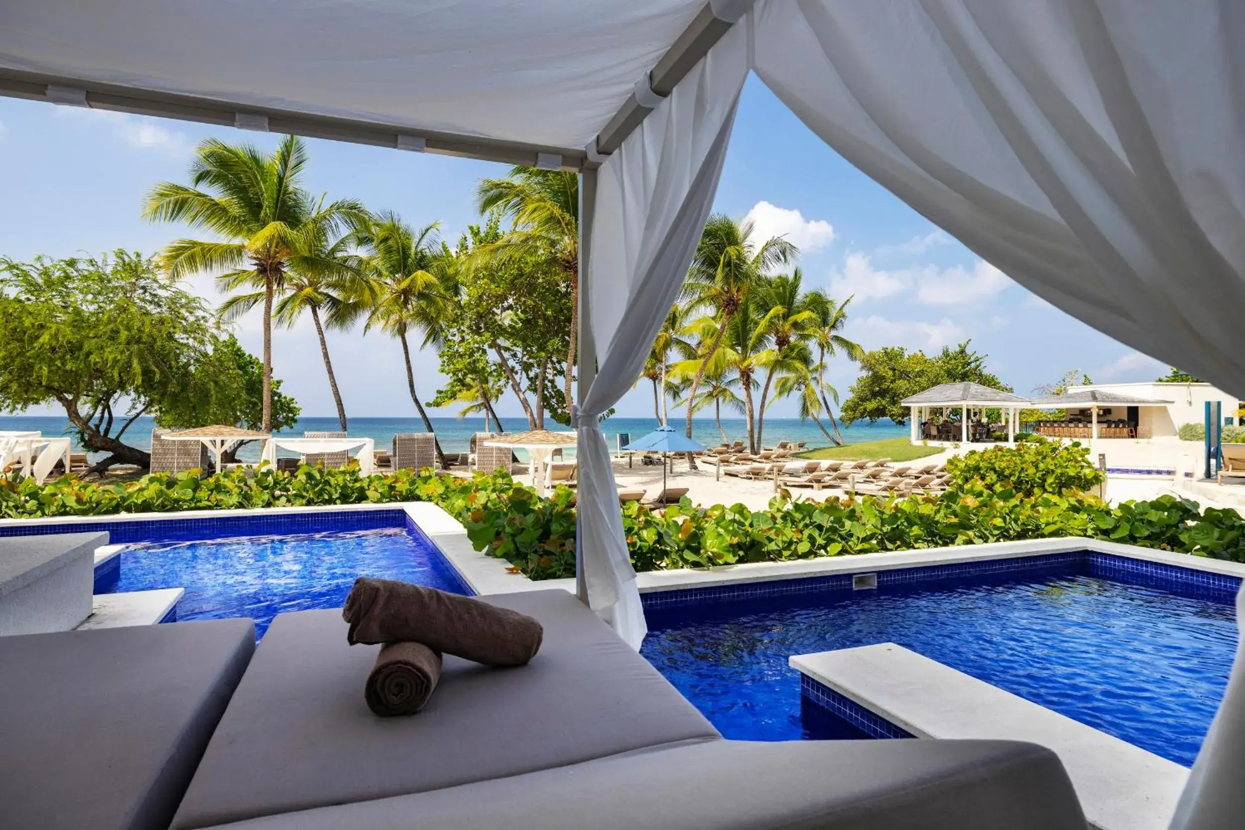 Luxury Junior Suite Ocean front Swim Out Diamond Club - single occupancy in Royalton Grenada, An Autograph Collection All-Inclusive Resort Luxury Junior Suite Ocean front Swim Out Diamond Club - single occupancy in Royalton Grenada, An Autograph Collection All-Inclusive Resort