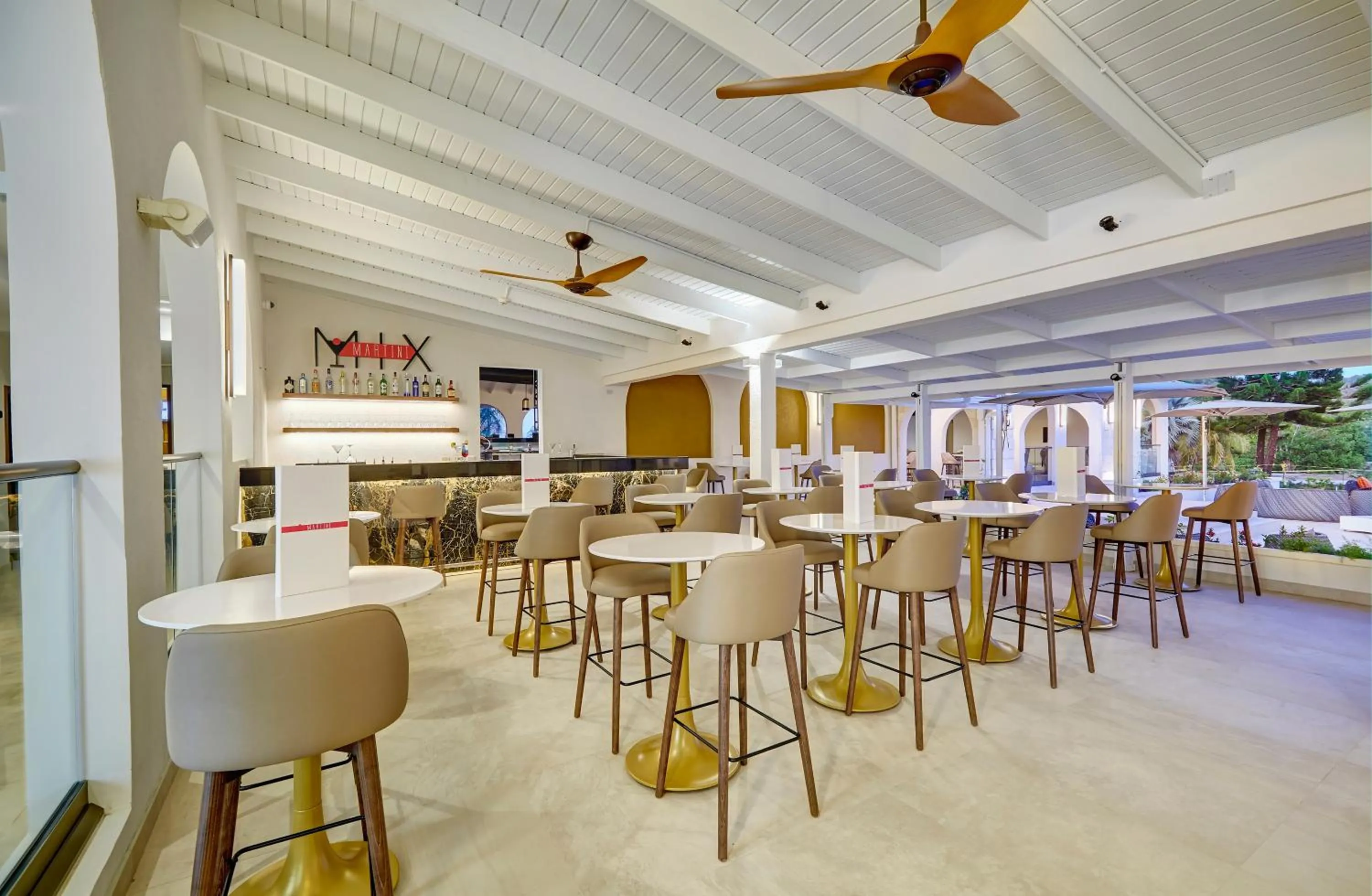 Lounge or bar in Royalton Grenada, An Autograph Collection All-Inclusive Resort