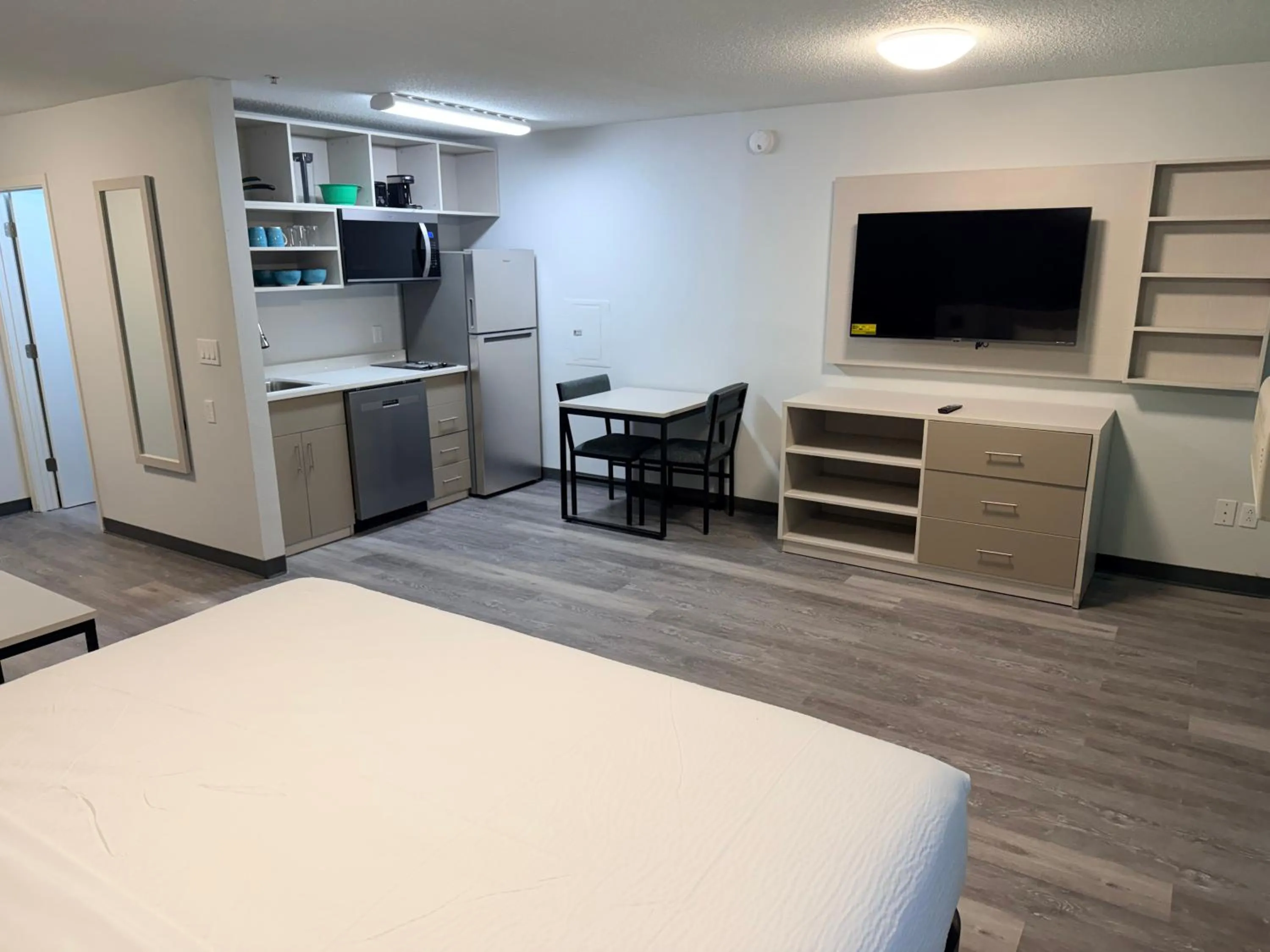 MainStay Suites Indianapolis Northwest - College Parks