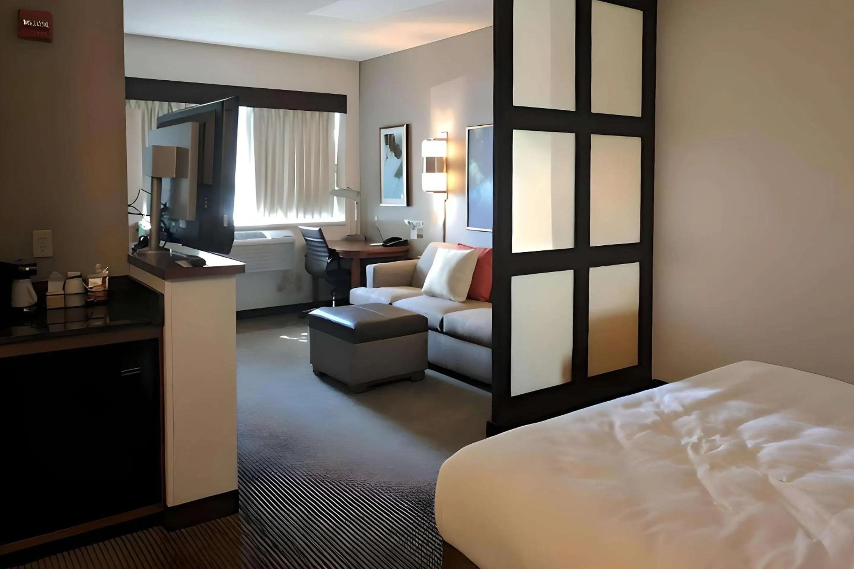 Bedroom, Bed in Comfort Suites Milwaukee West