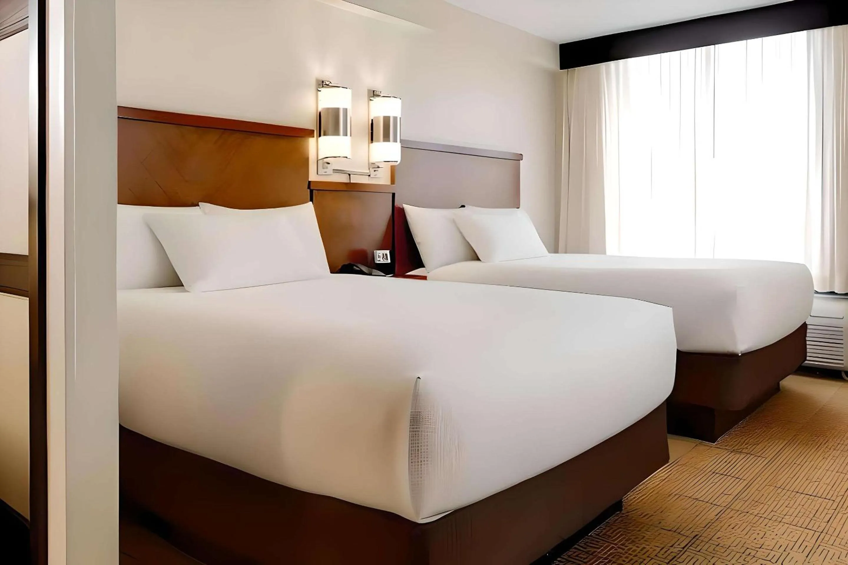 Bedroom, Bed in Comfort Suites Milwaukee West