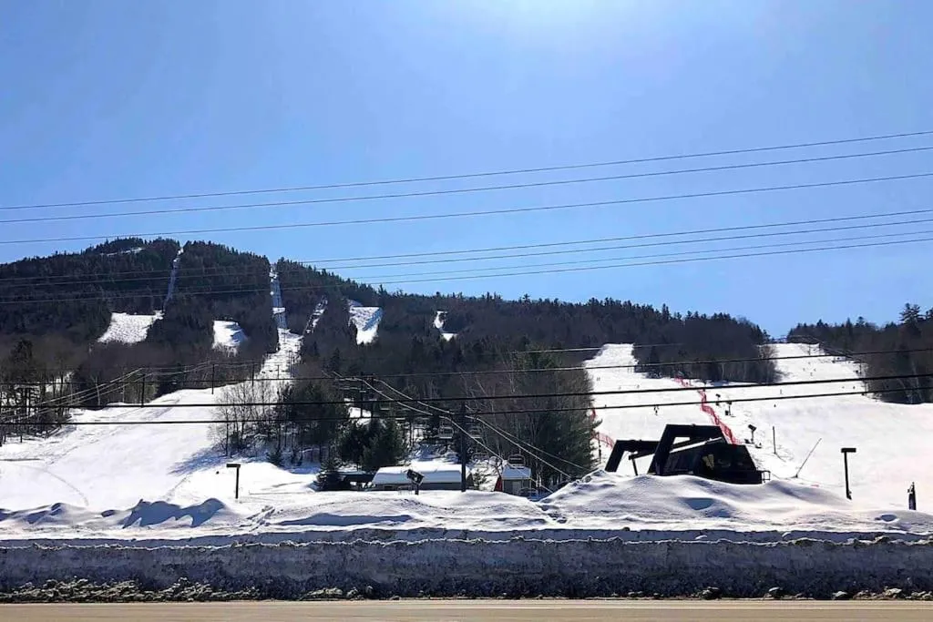 Attitash Mountain Village Studio - Slope View - Ski - Storyland