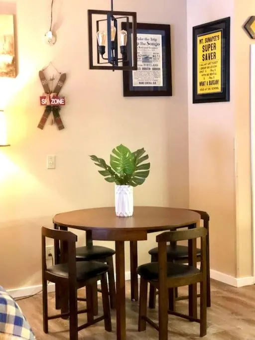 Attitash Mountain Village Studio - Slope View - Ski - Storyland