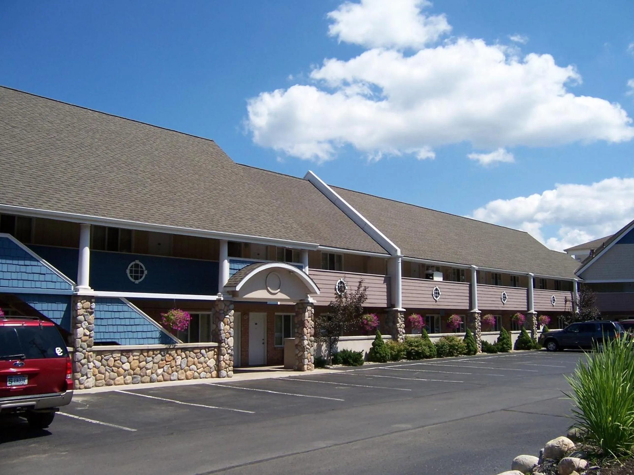 Facade/entrance in Pinestead Reef Resort
