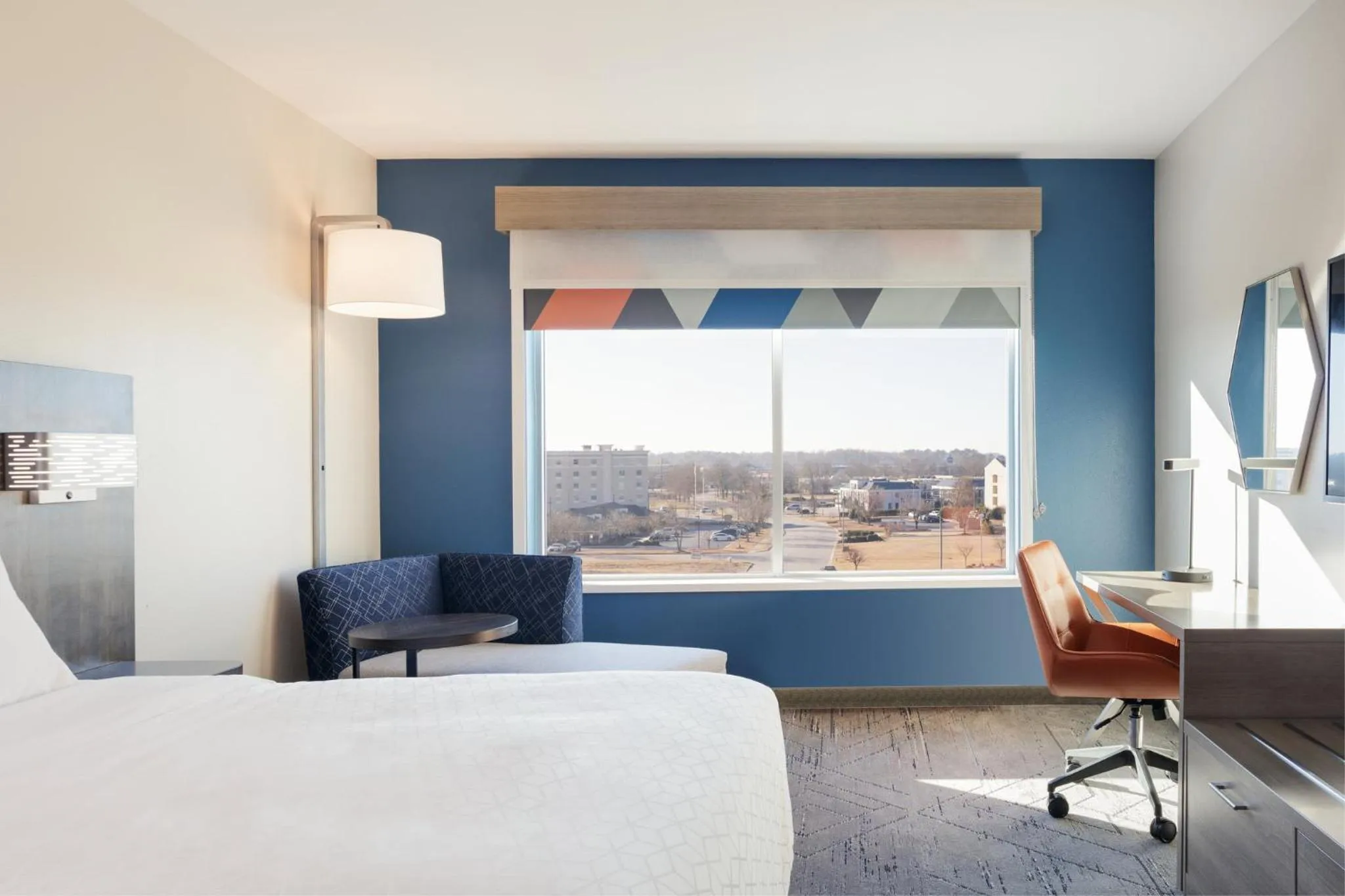 Photo of the whole room, Bed in Holiday Inn Express & Suites Zion by IHG