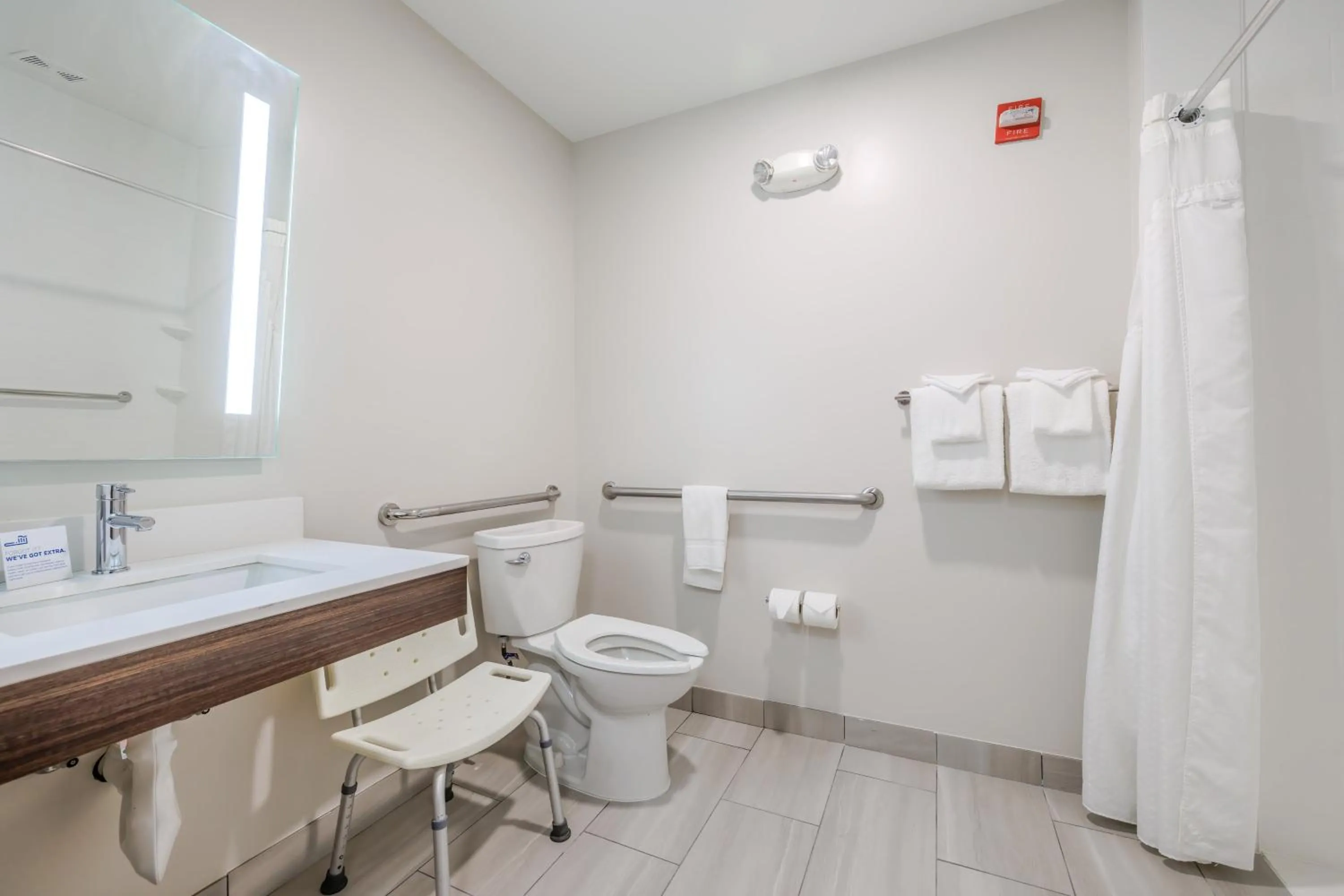 Photo of the whole room in Holiday Inn Express & Suites Zion by IHG