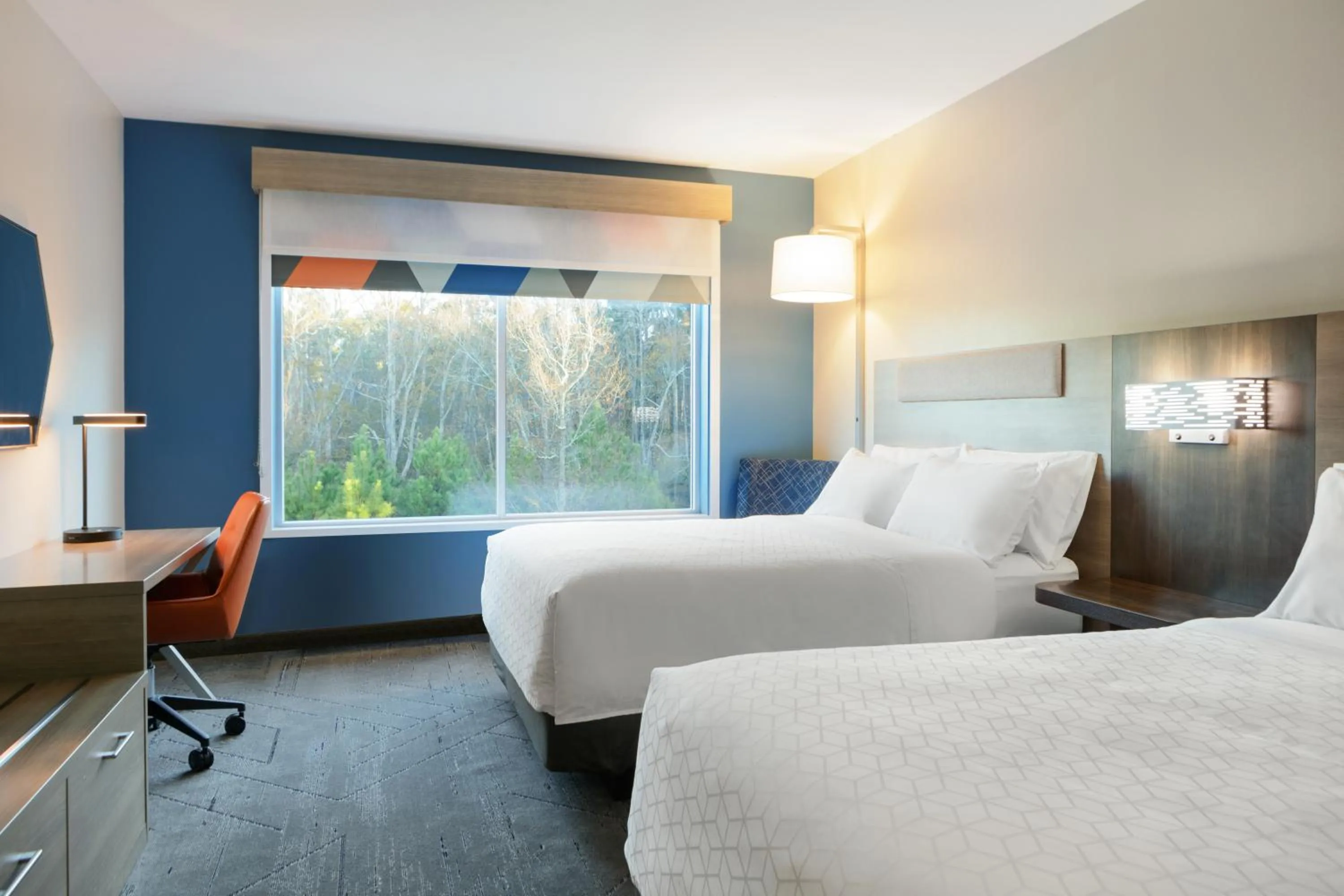 Bedroom, Bed in Holiday Inn Express & Suites Zion by IHG