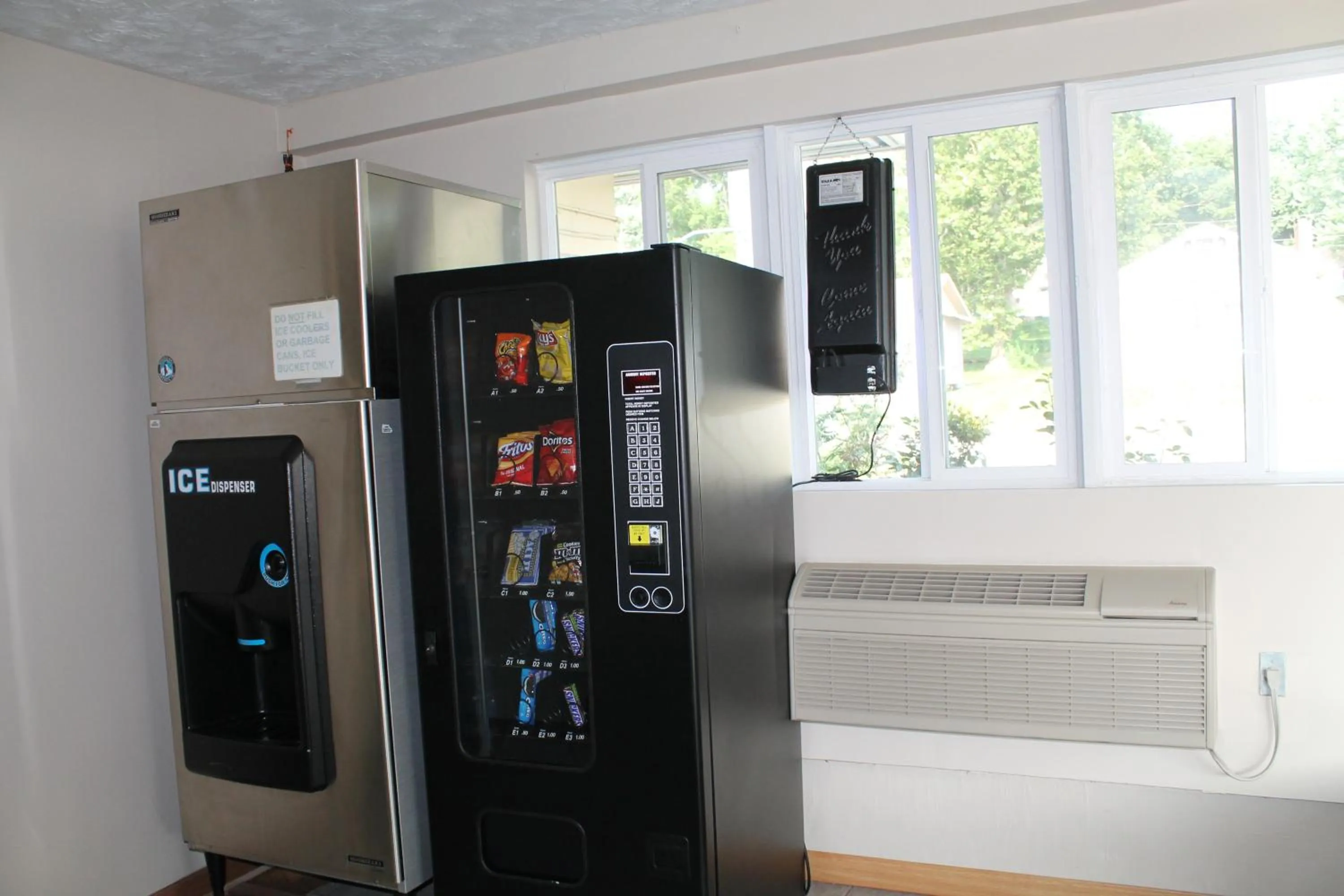 Facade/entrance in American Motor Inn - Rock Island