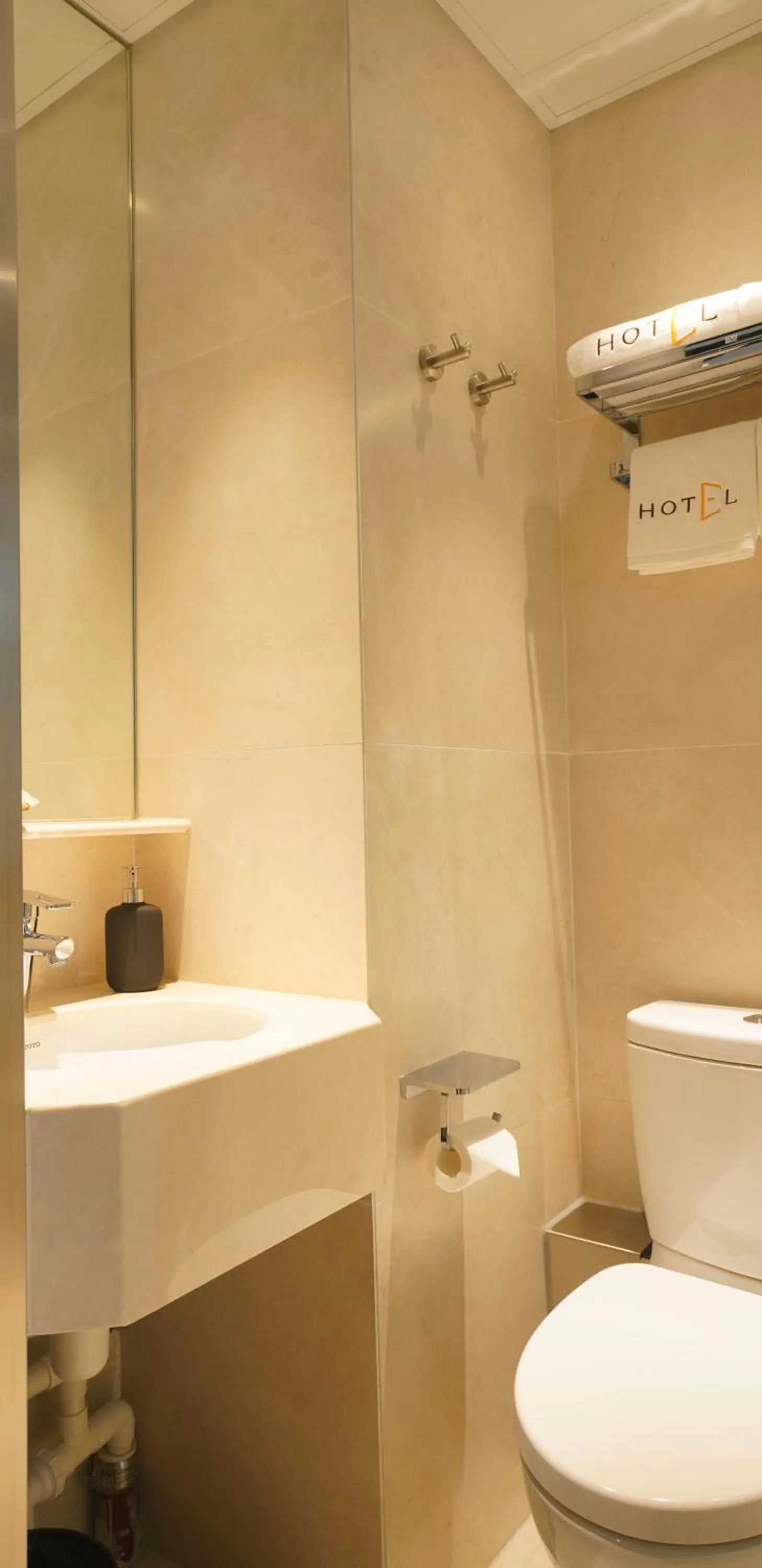 Shower, Bathroom in E Hotel