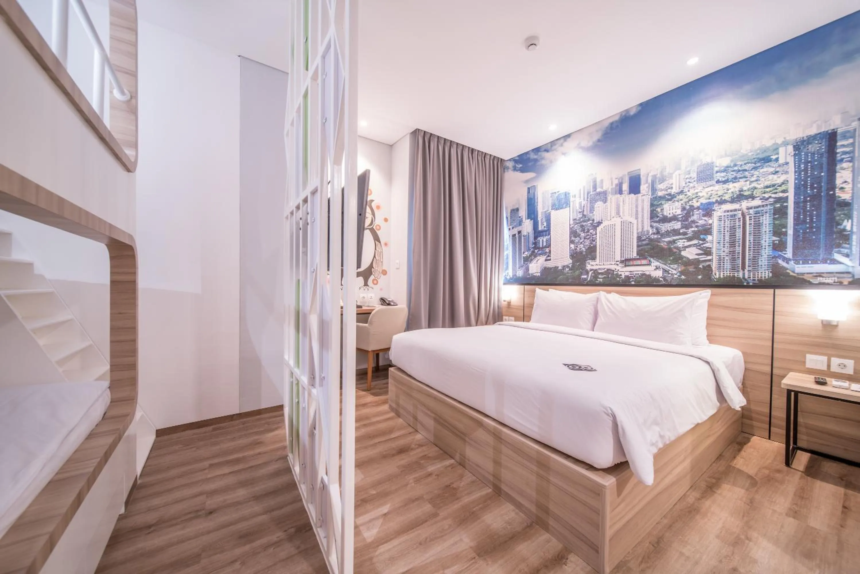 Bed in All Nite & Day Kebon Jeruk