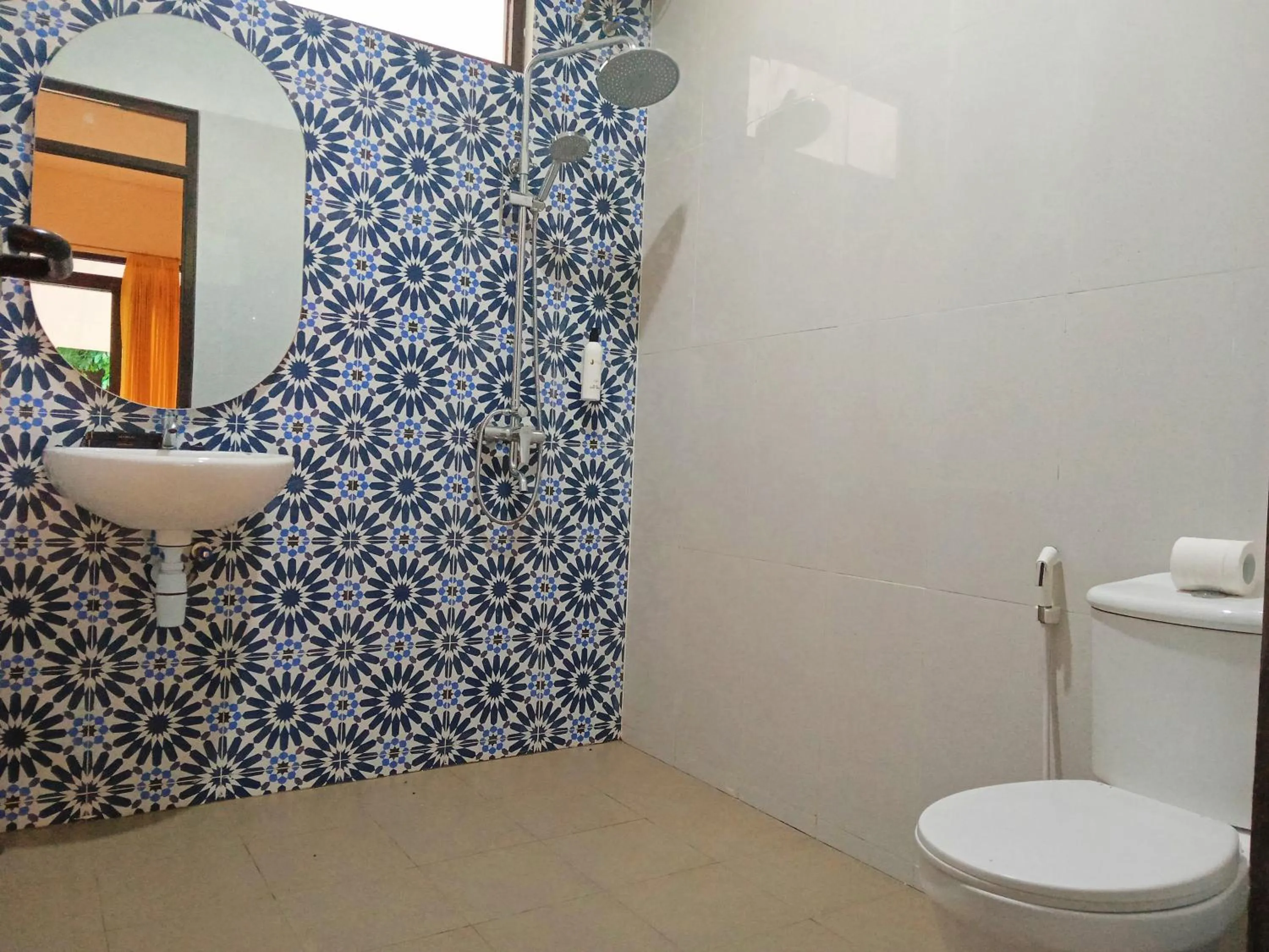 Shower in Jatiluhur Valley Resort