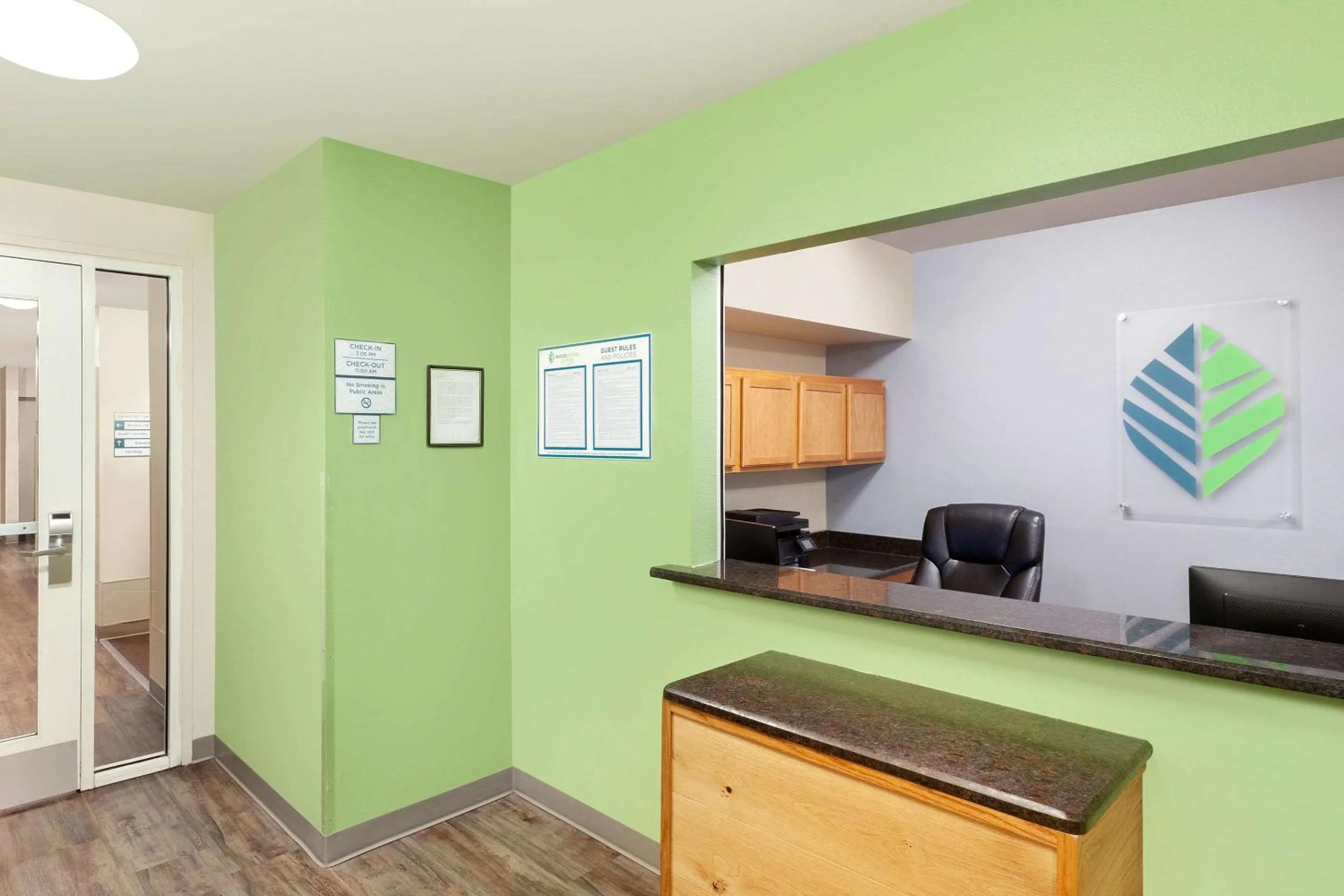 WoodSpring Suites Sioux Falls