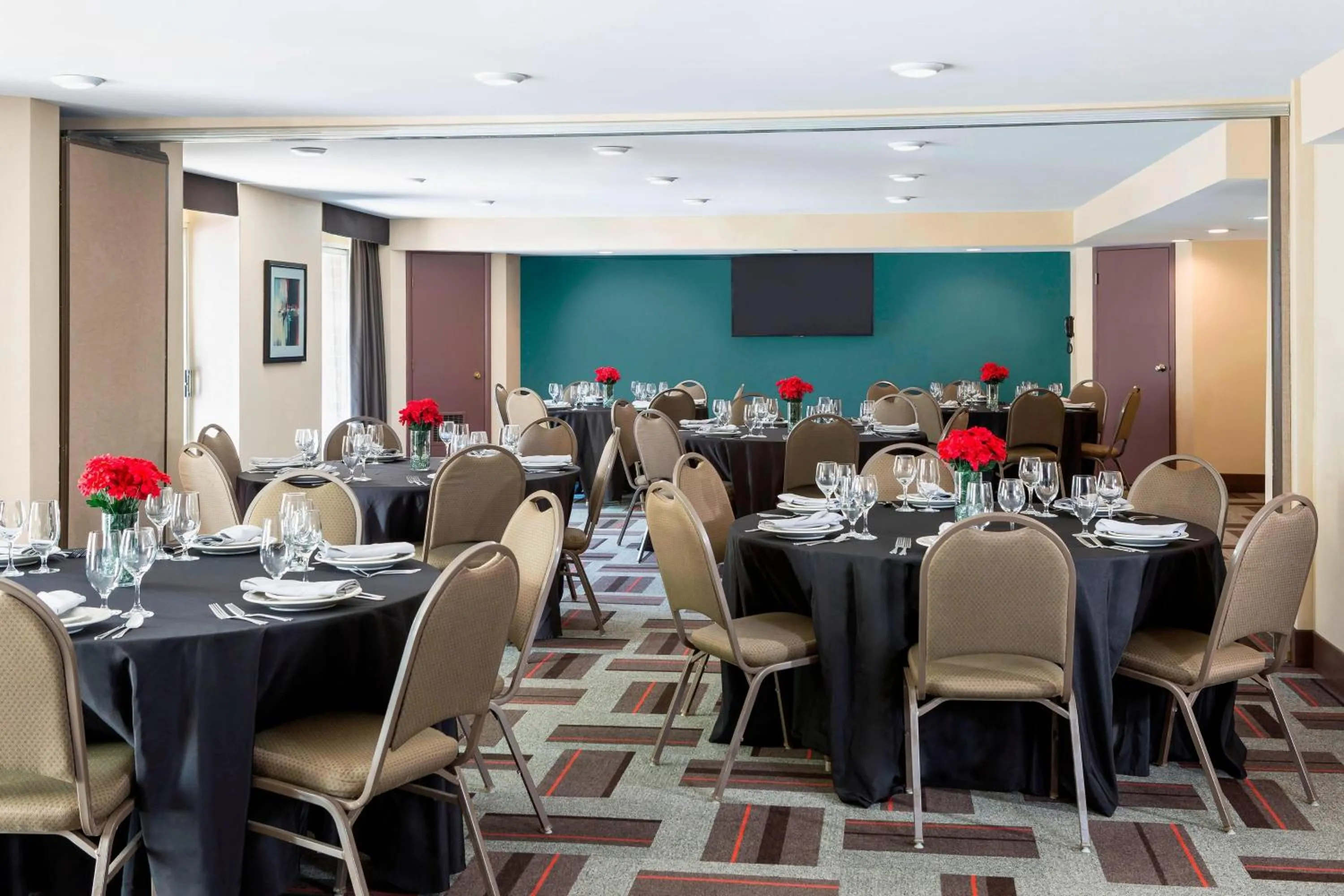 Meeting/conference room in Four Points by Sheraton Buffalo Grove