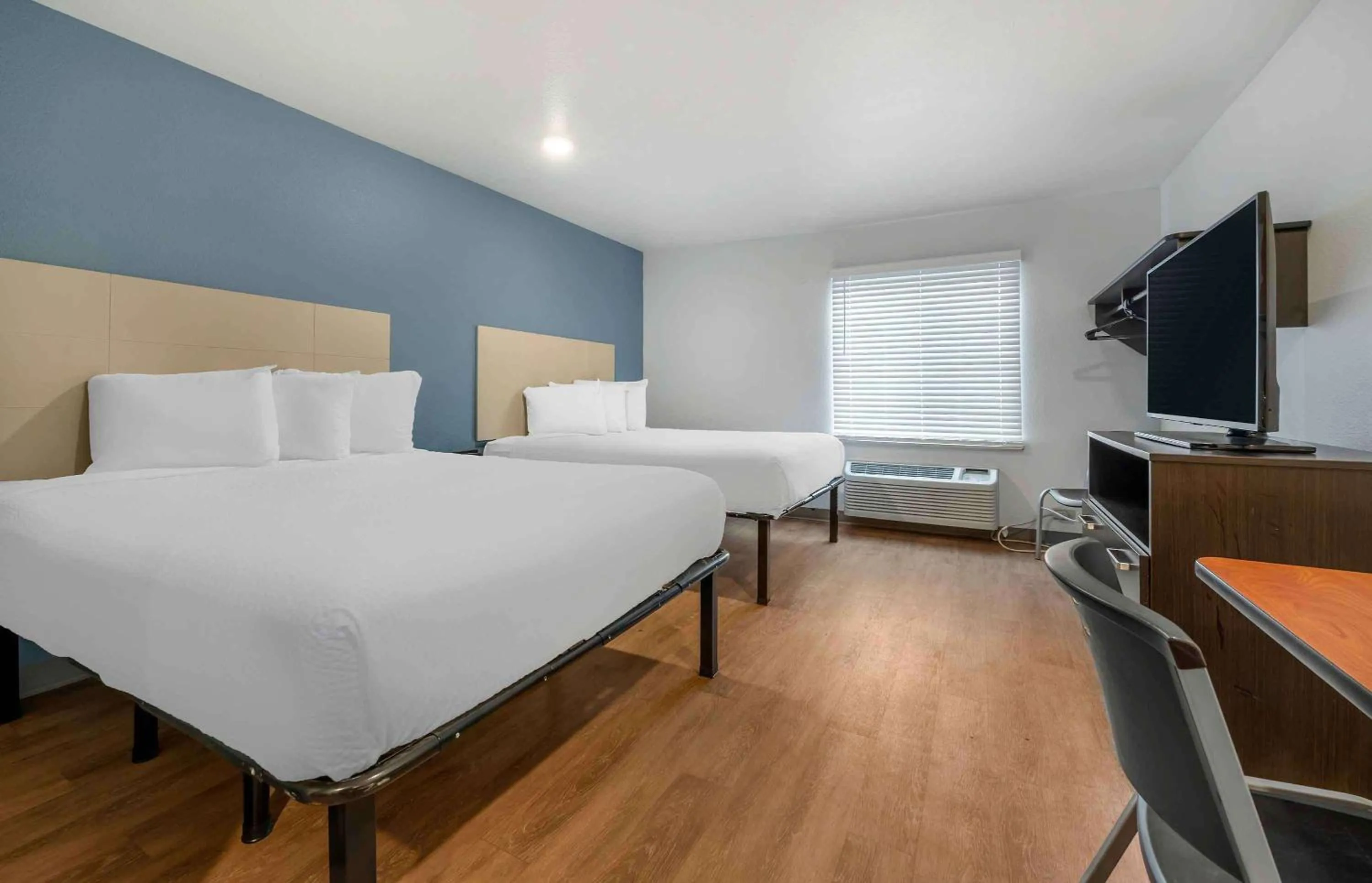 Bedroom, Bed in Extended Stay America Select Suites - Indianapolis - West
