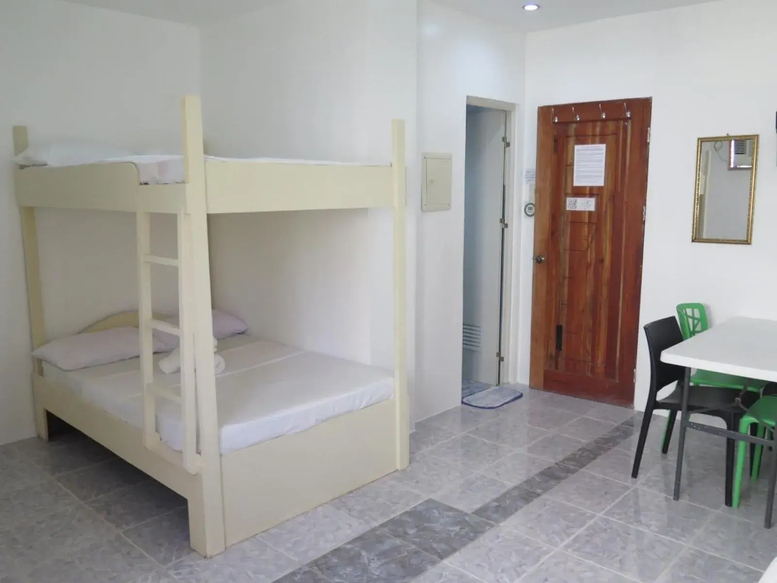 Family Room in Cool Stay Inn Family Room in Cool Stay Inn