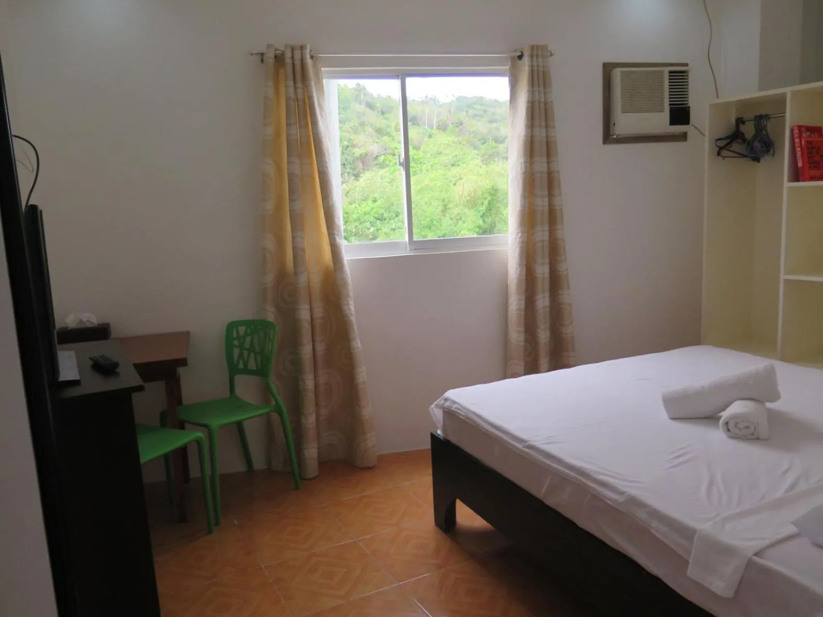 Bed in Cool Stay Inn