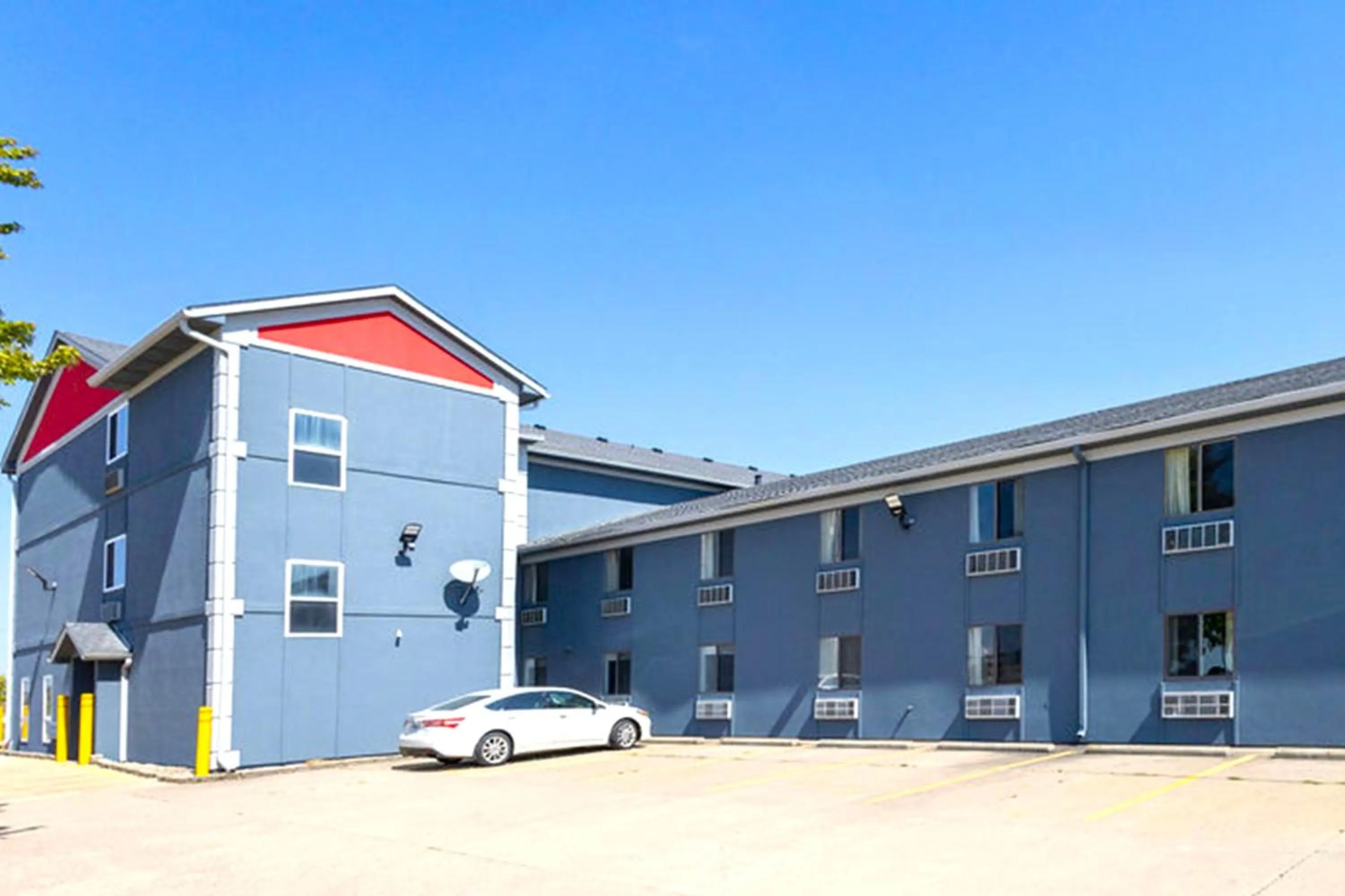 Parking in Burgundy Inn & Suites