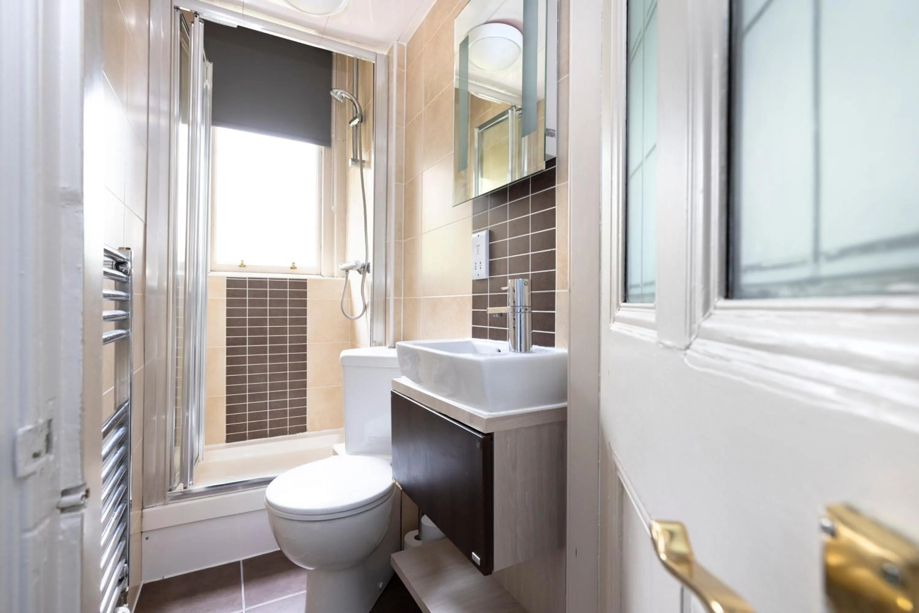 Shower in JOIVY Haymarket