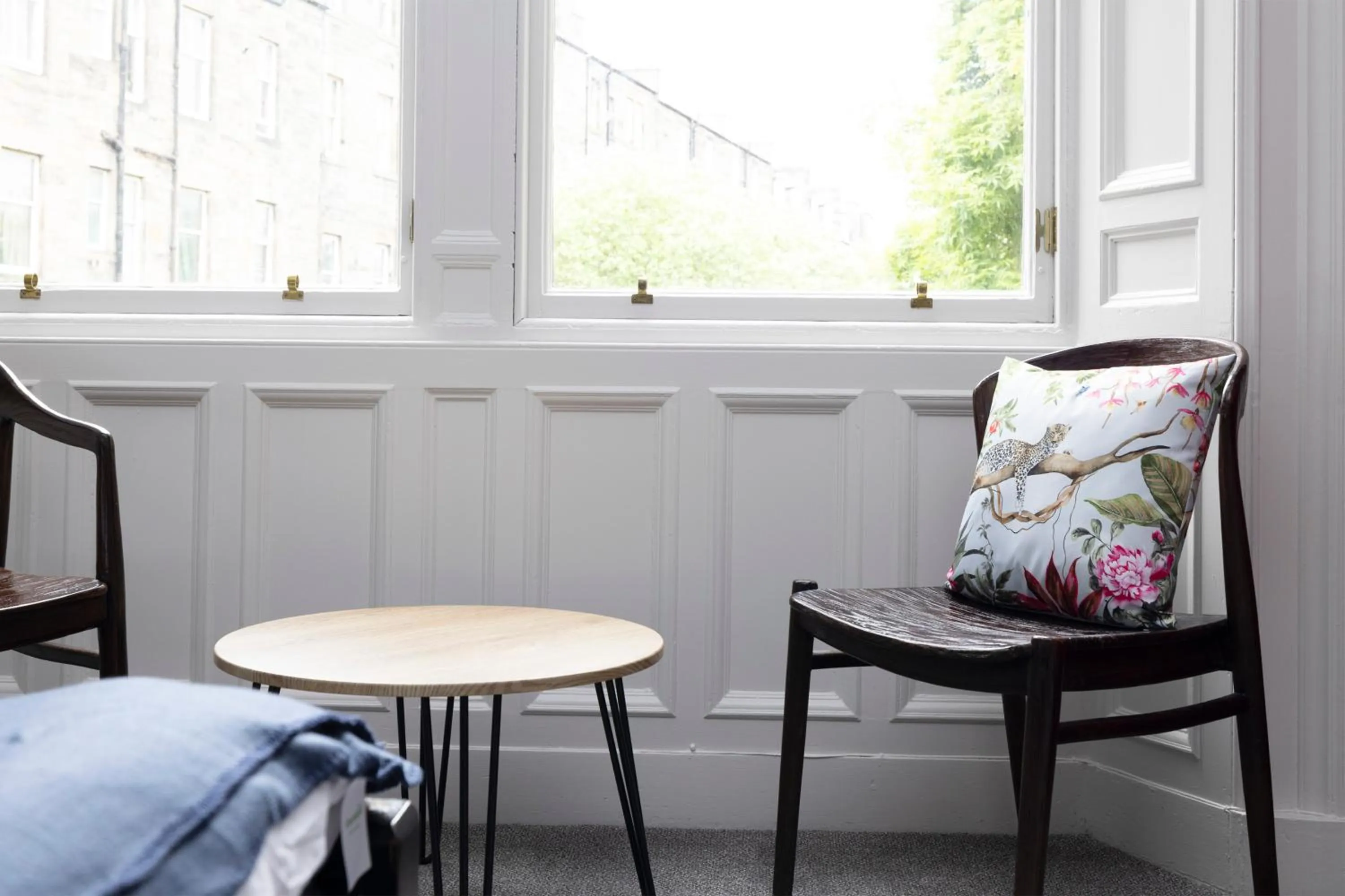 Seating area in JOIVY Haymarket