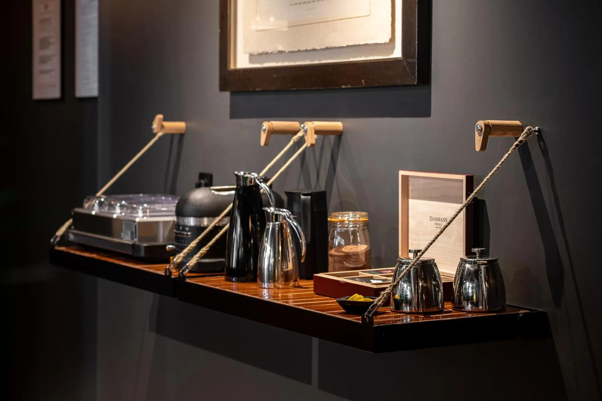 Breakfast in Hôtel L'Adresse - Entièrement rénové