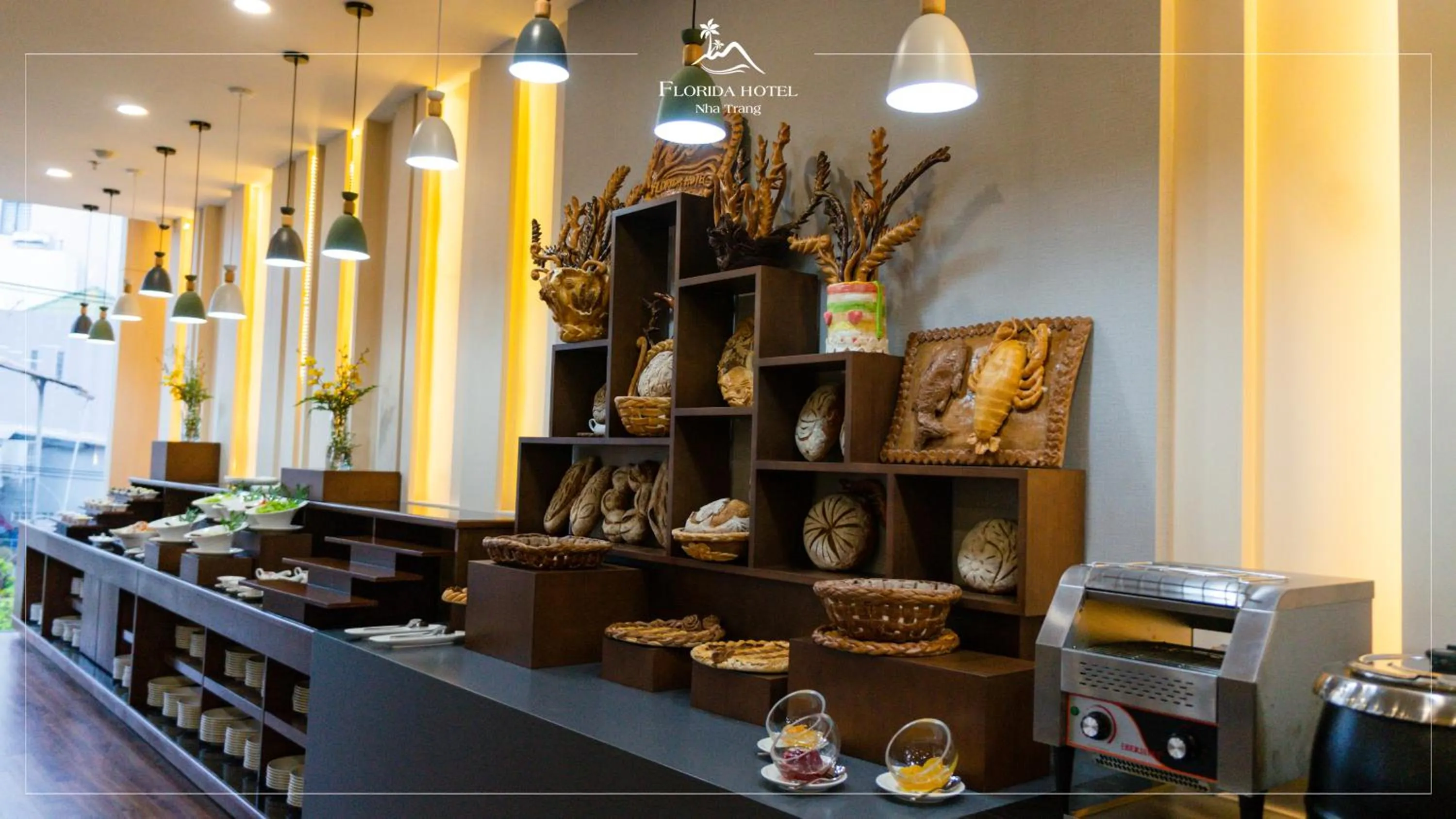 Restaurant/places to eat in Florida Hotel