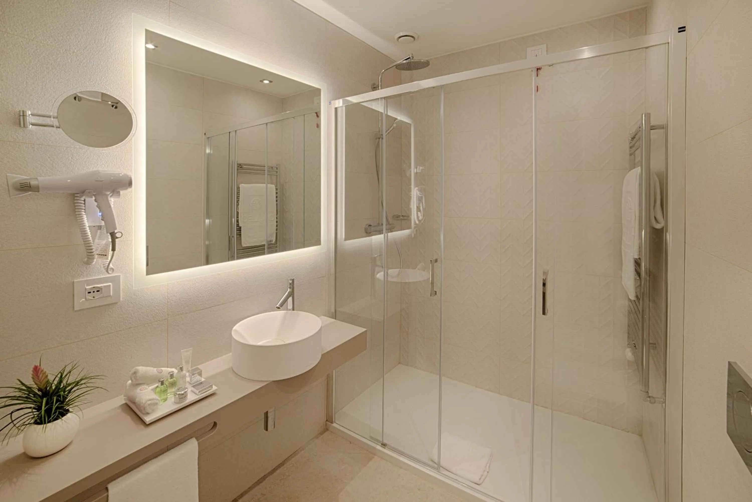 Bathroom in NH Collection Roma Fori Imperiali