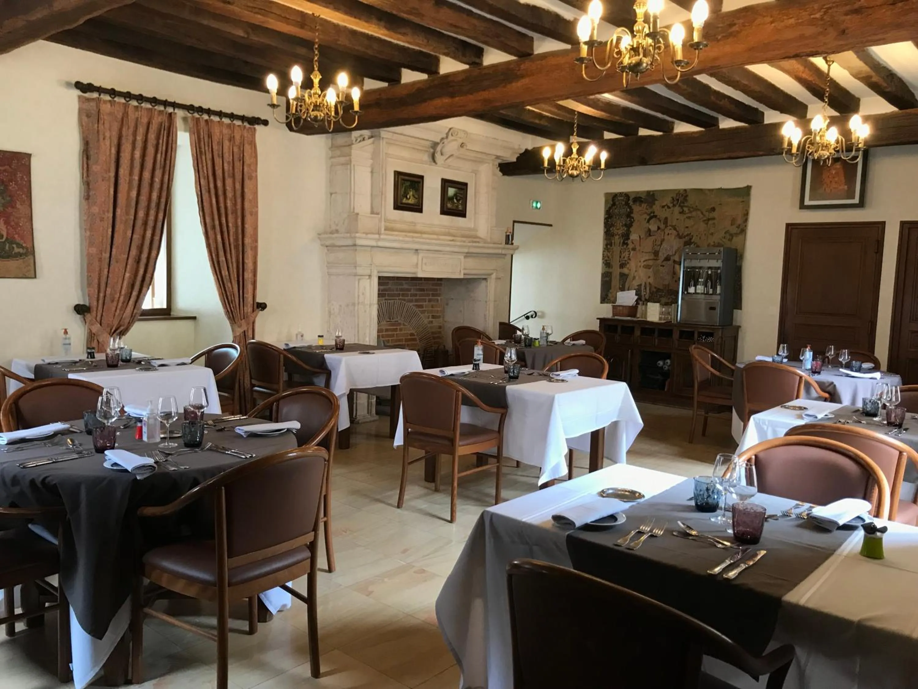 Restaurant/places to eat in LOGIS HOTEL - Le Relais Saint Vincent