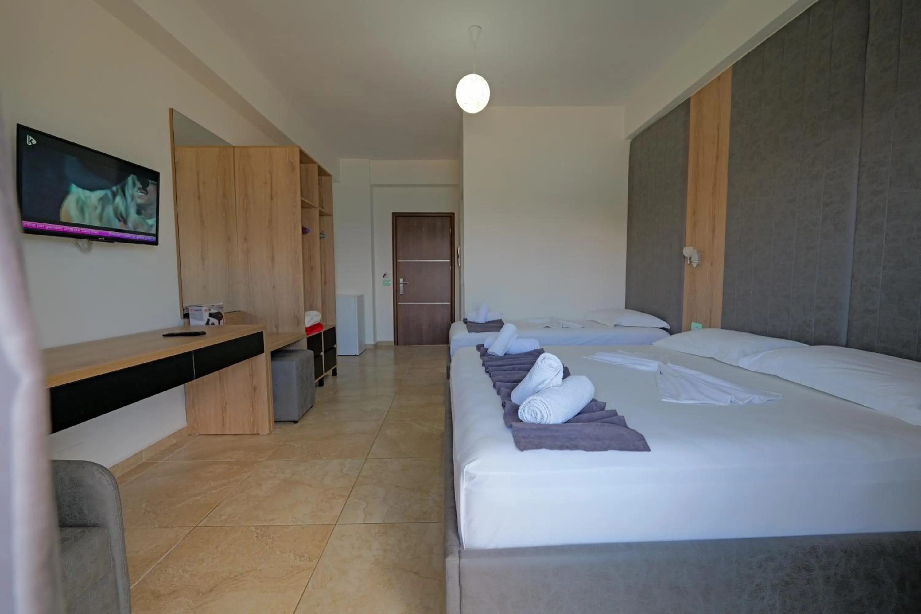 Photo of the whole room, Bed in Hotel Esmerald Ksamil
