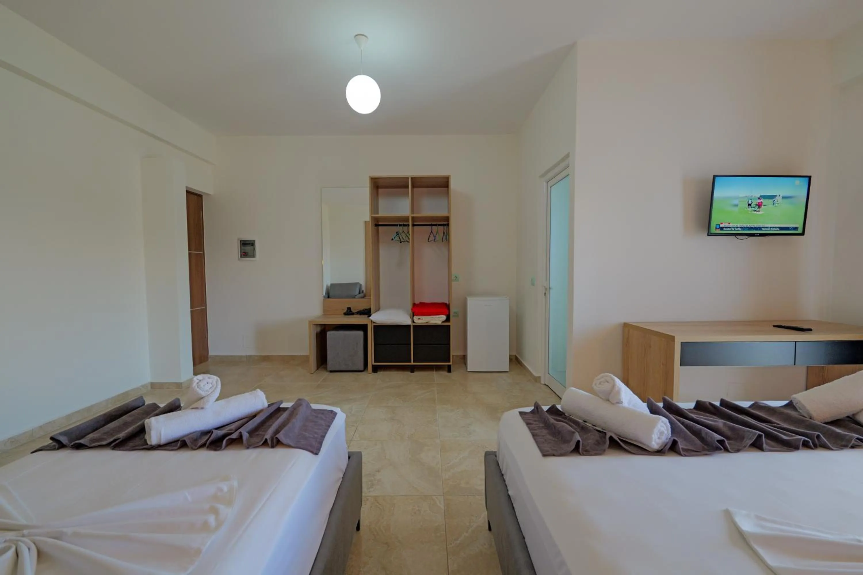 Bed in Hotel Esmerald Ksamil