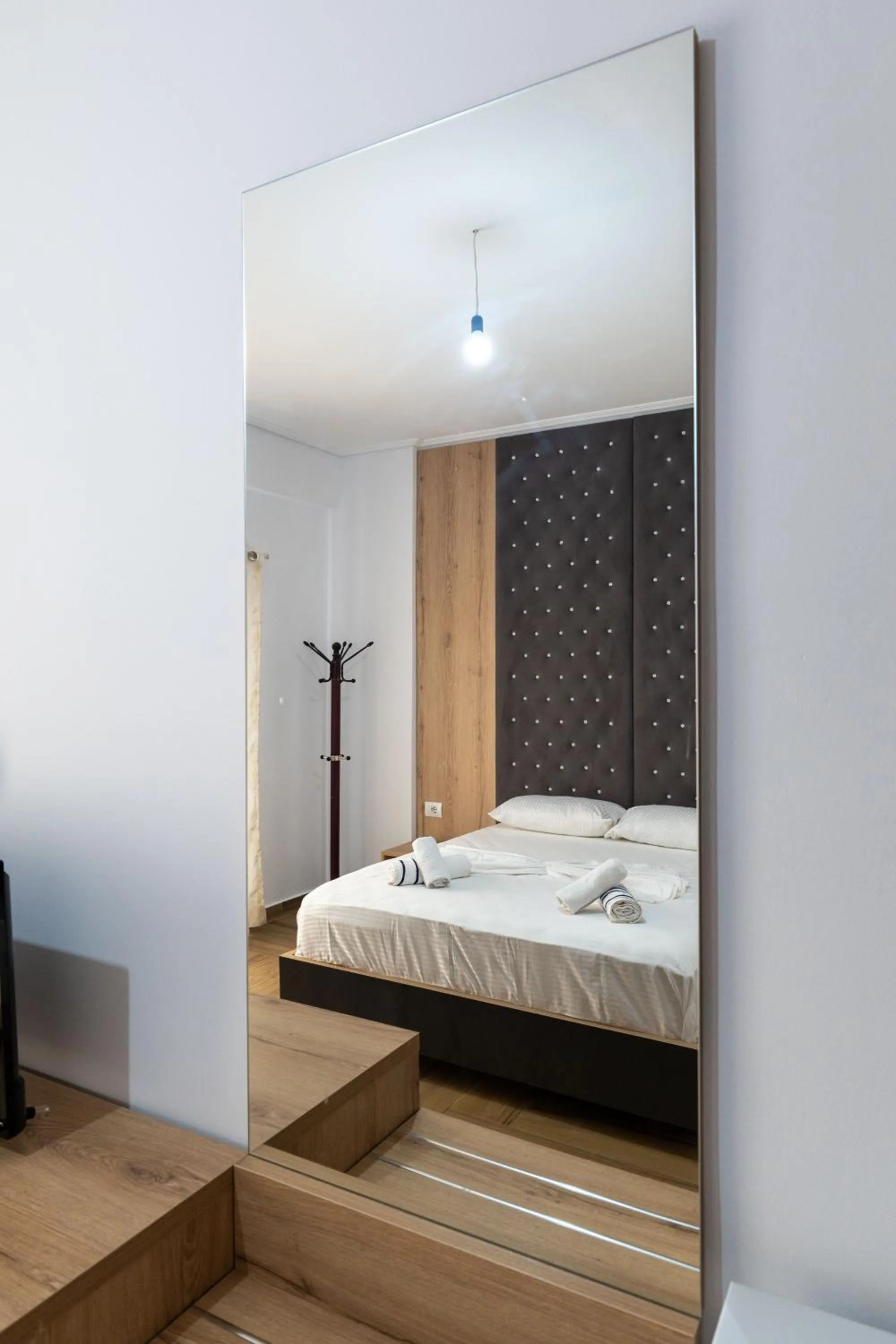 Bathroom, Bed in Hotel Esmerald Ksamil