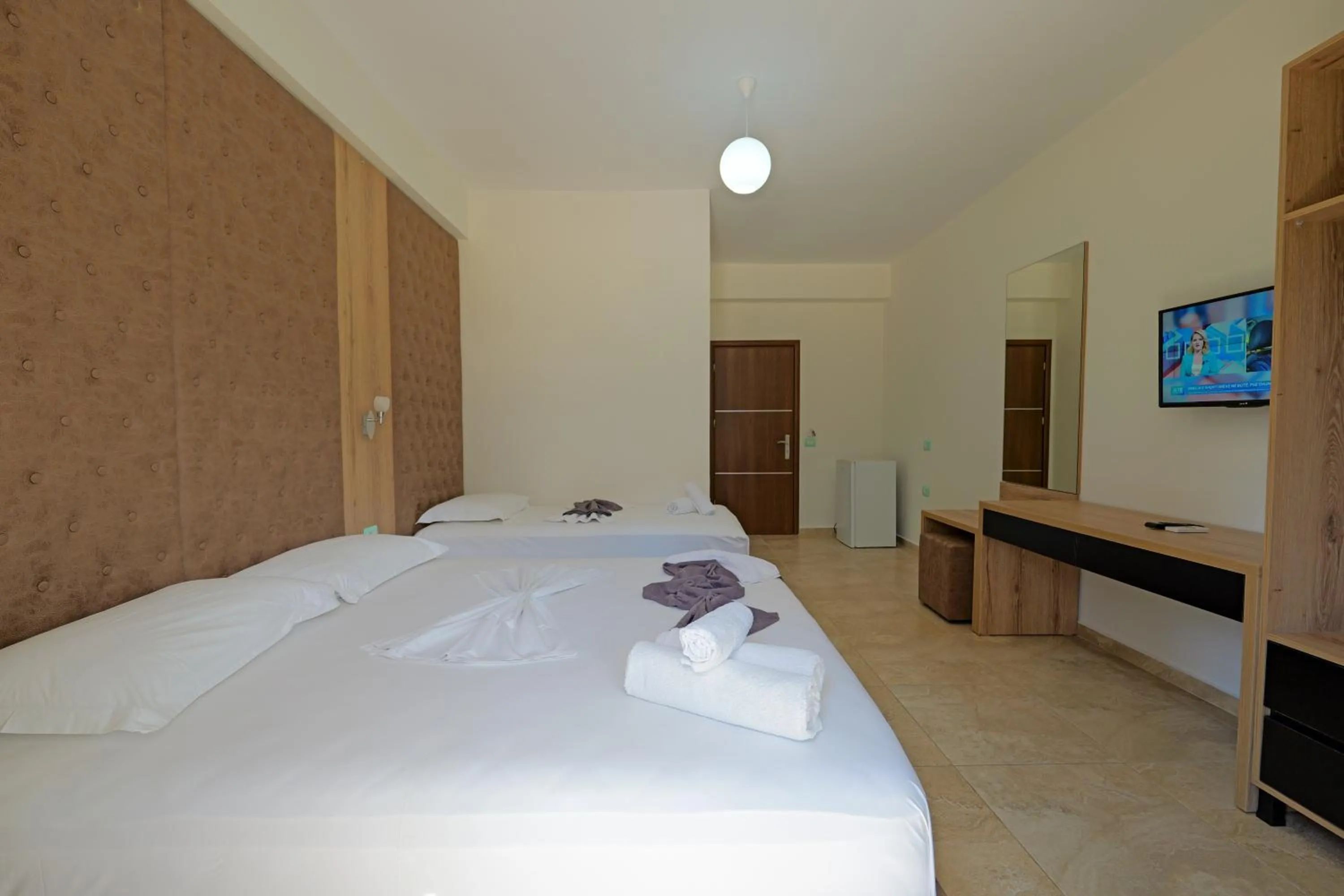 Bed in Hotel Esmerald Ksamil