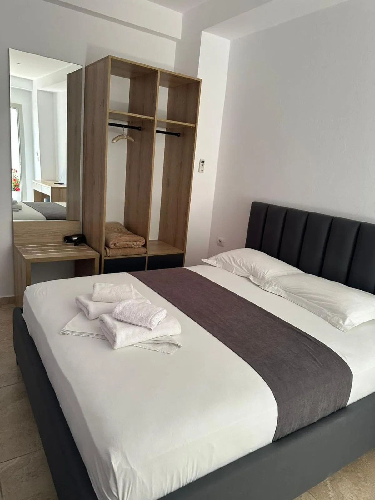 Bed in Hotel Esmerald Ksamil