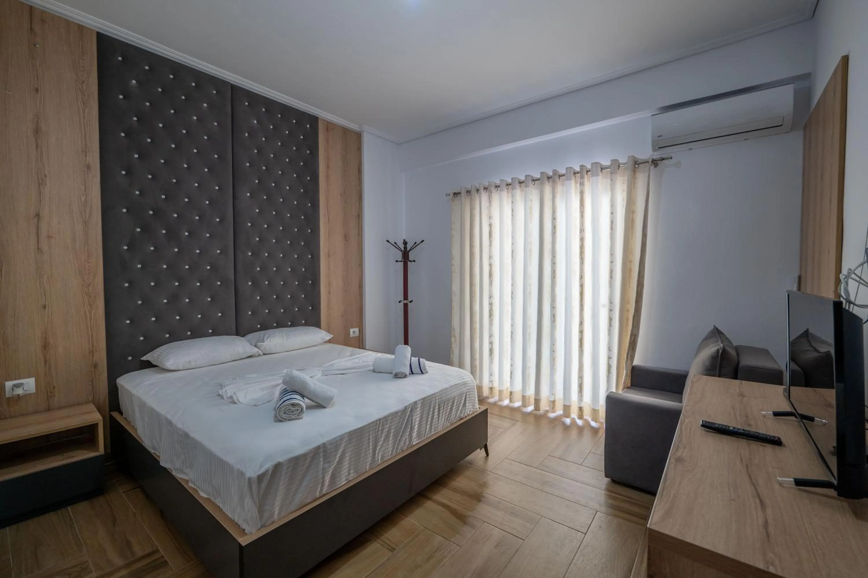 Bed in Hotel Esmerald Ksamil