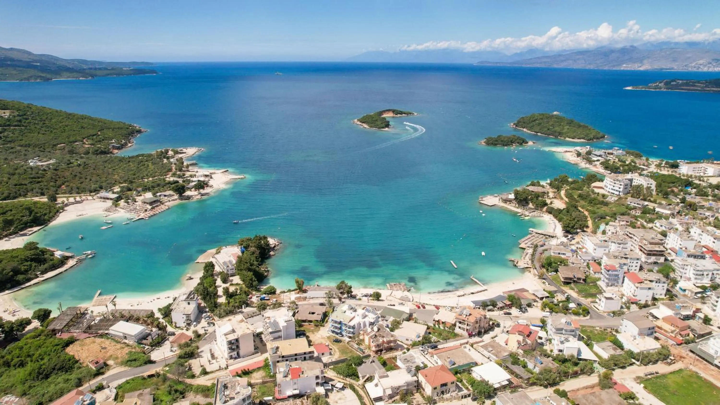 Natural landscape in Hotel Esmerald Ksamil