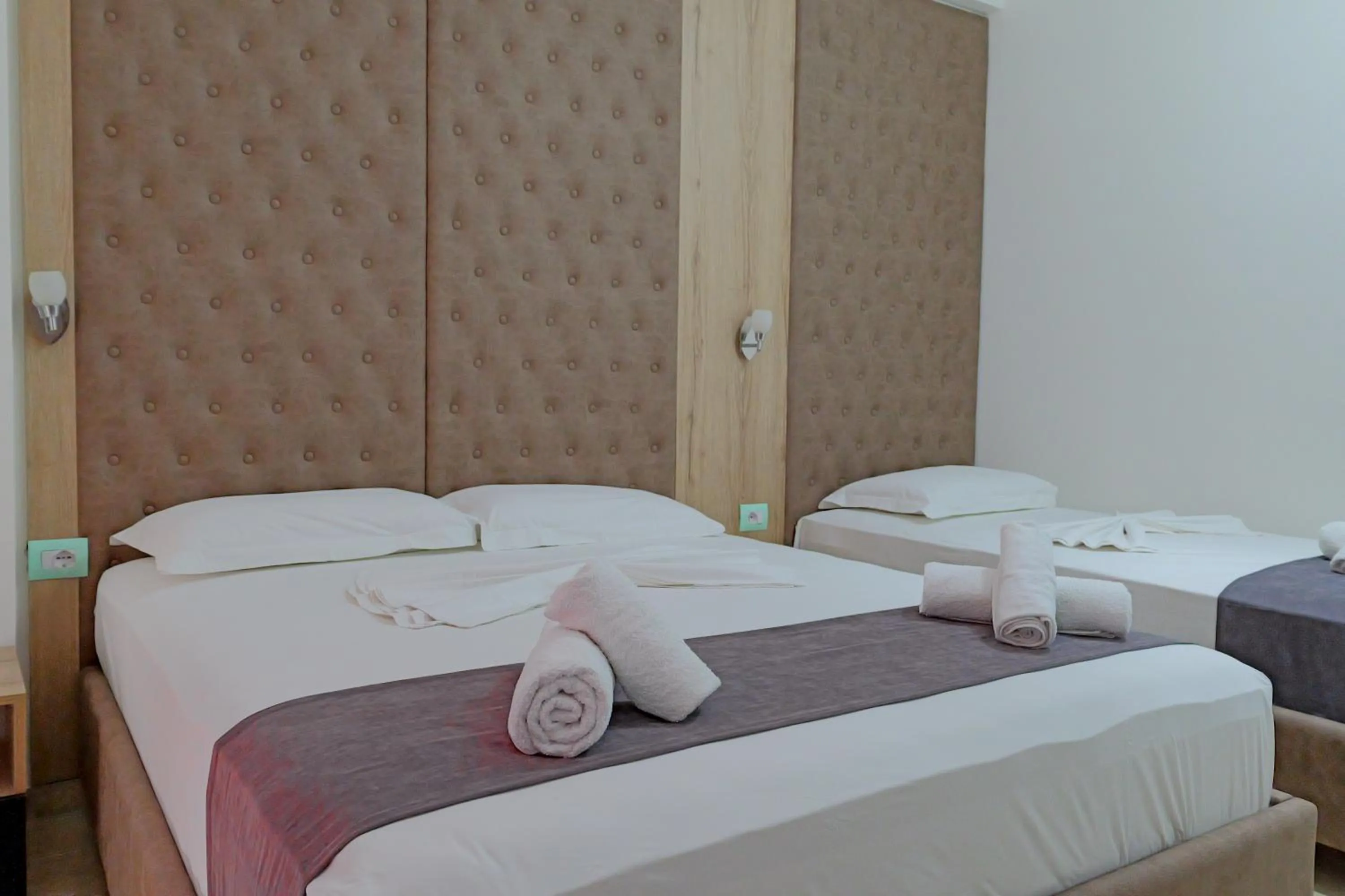 Bed in Hotel Esmerald Ksamil